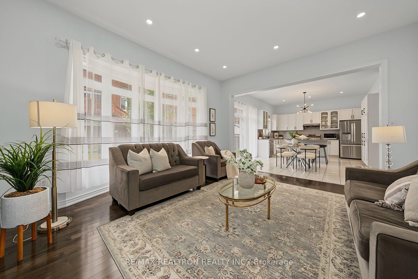 Photo 17 of 28 Brightside Avenue, Richmond Hill, Jefferson — HOMEH