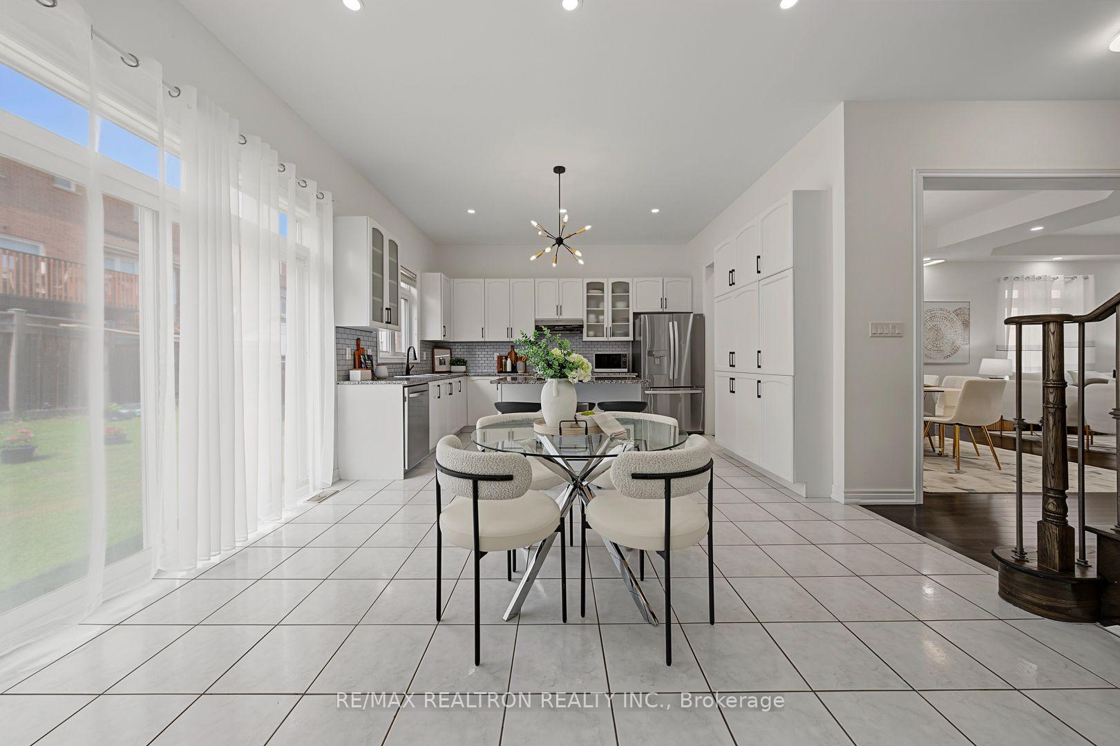 Photo 18 of 28 Brightside Avenue, Richmond Hill, Jefferson — HOMEH