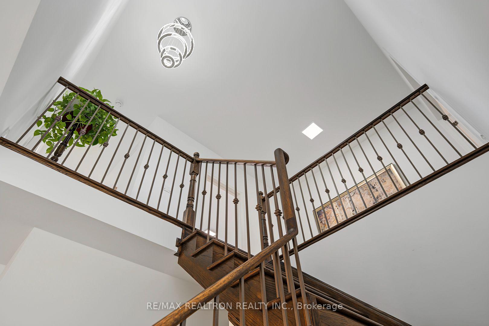 Photo 23 of 28 Brightside Avenue, Richmond Hill, Jefferson — HOMEH