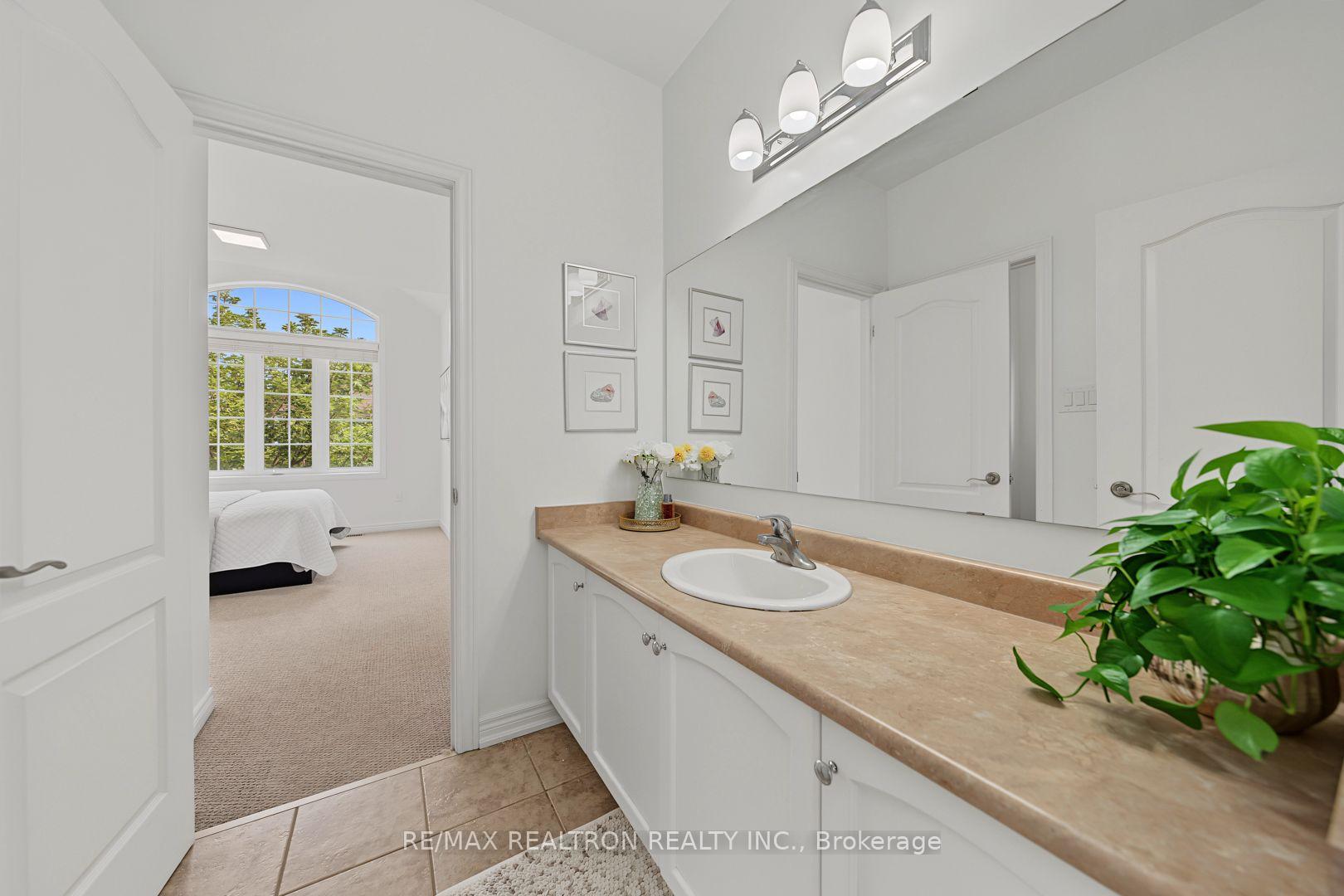 Photo 35 of 28 Brightside Avenue, Richmond Hill, Jefferson — HOMEH