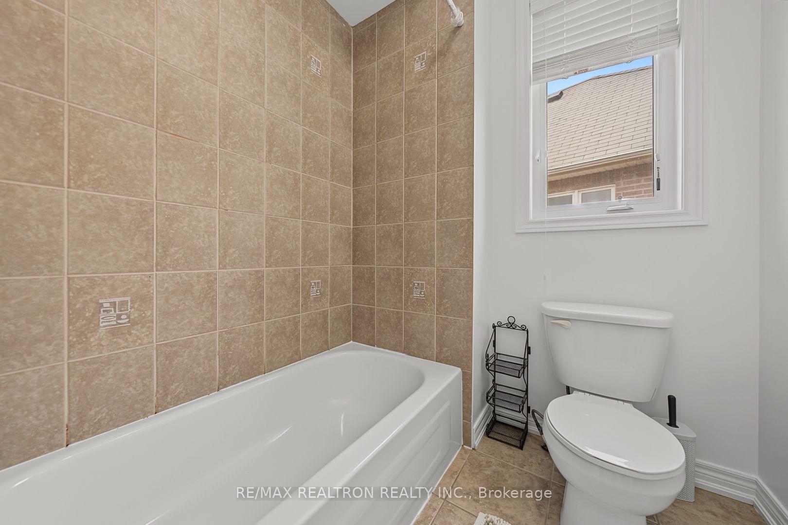 Photo 36 of 28 Brightside Avenue, Richmond Hill, Jefferson — HOMEH