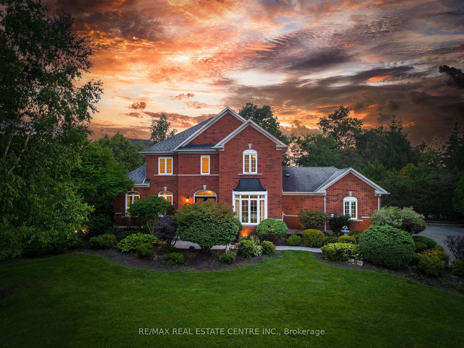 Photo 4 of 15 Trillium Terrace, Halton Hills, Rural Halton Hills — HOMEH