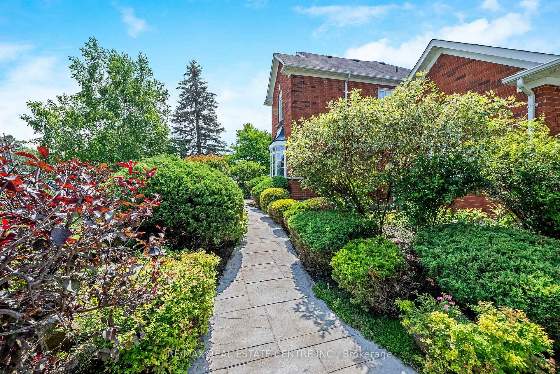 Photo 6 of 15 Trillium Terrace, Halton Hills, Rural Halton Hills — HOMEH
