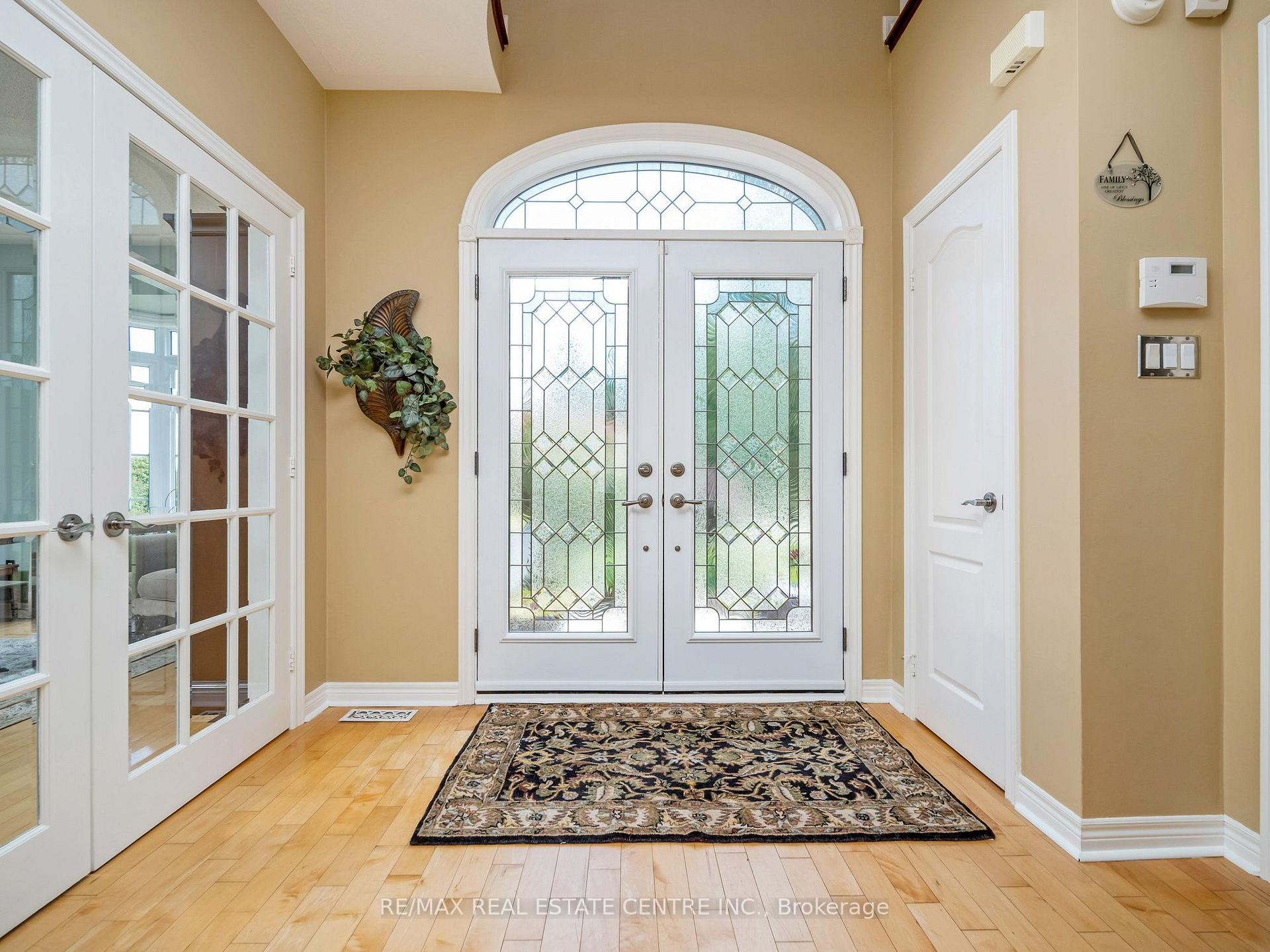 Photo 9 of 15 Trillium Terrace, Halton Hills, Rural Halton Hills — HOMEH