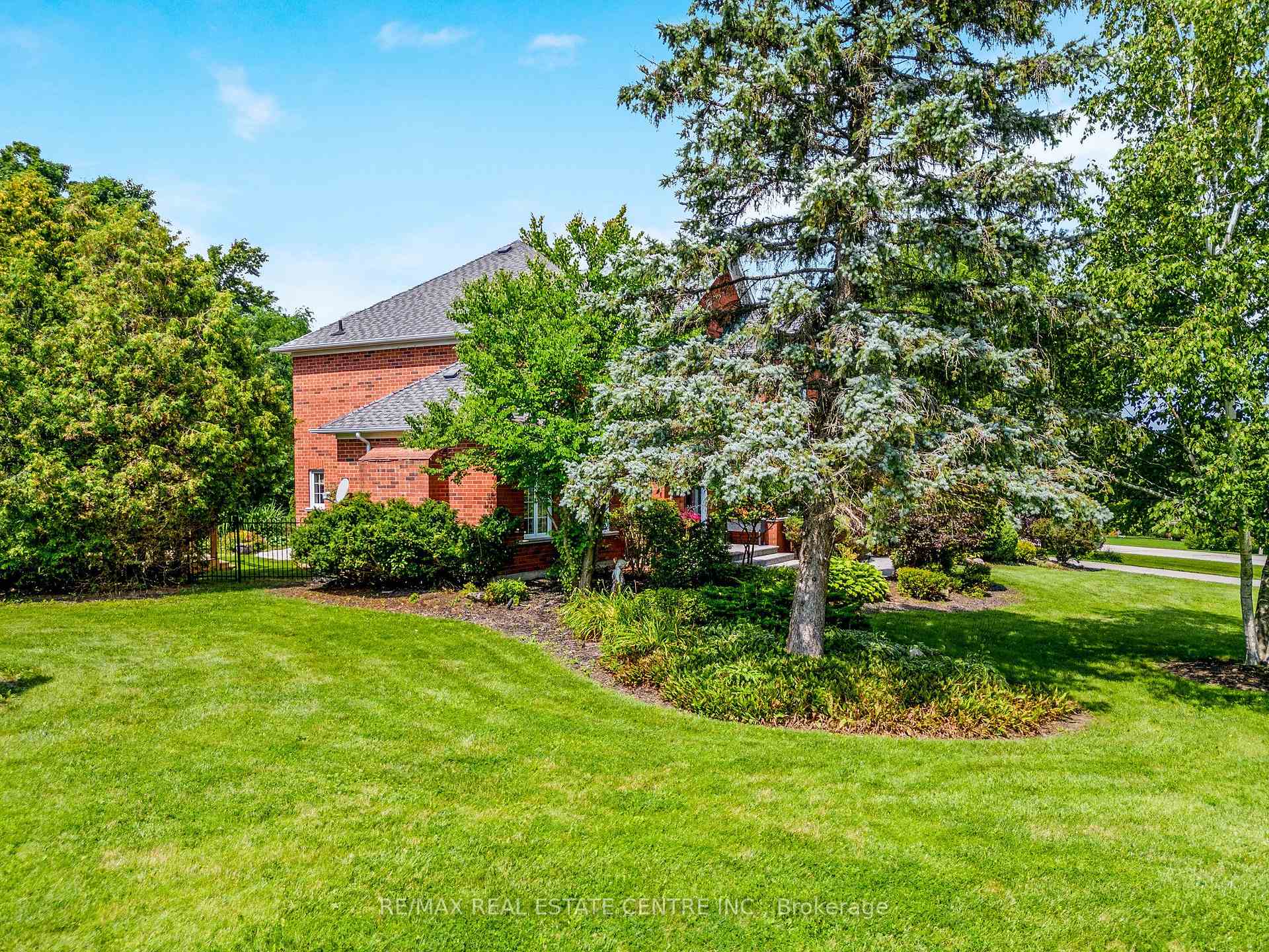 Photo 42 of 15 Trillium Terrace, Halton Hills, Rural Halton Hills — HOMEH
