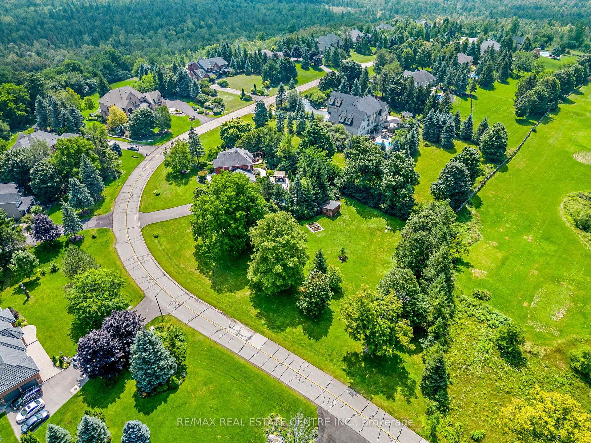 Photo 43 of 15 Trillium Terrace, Halton Hills, Rural Halton Hills — HOMEH