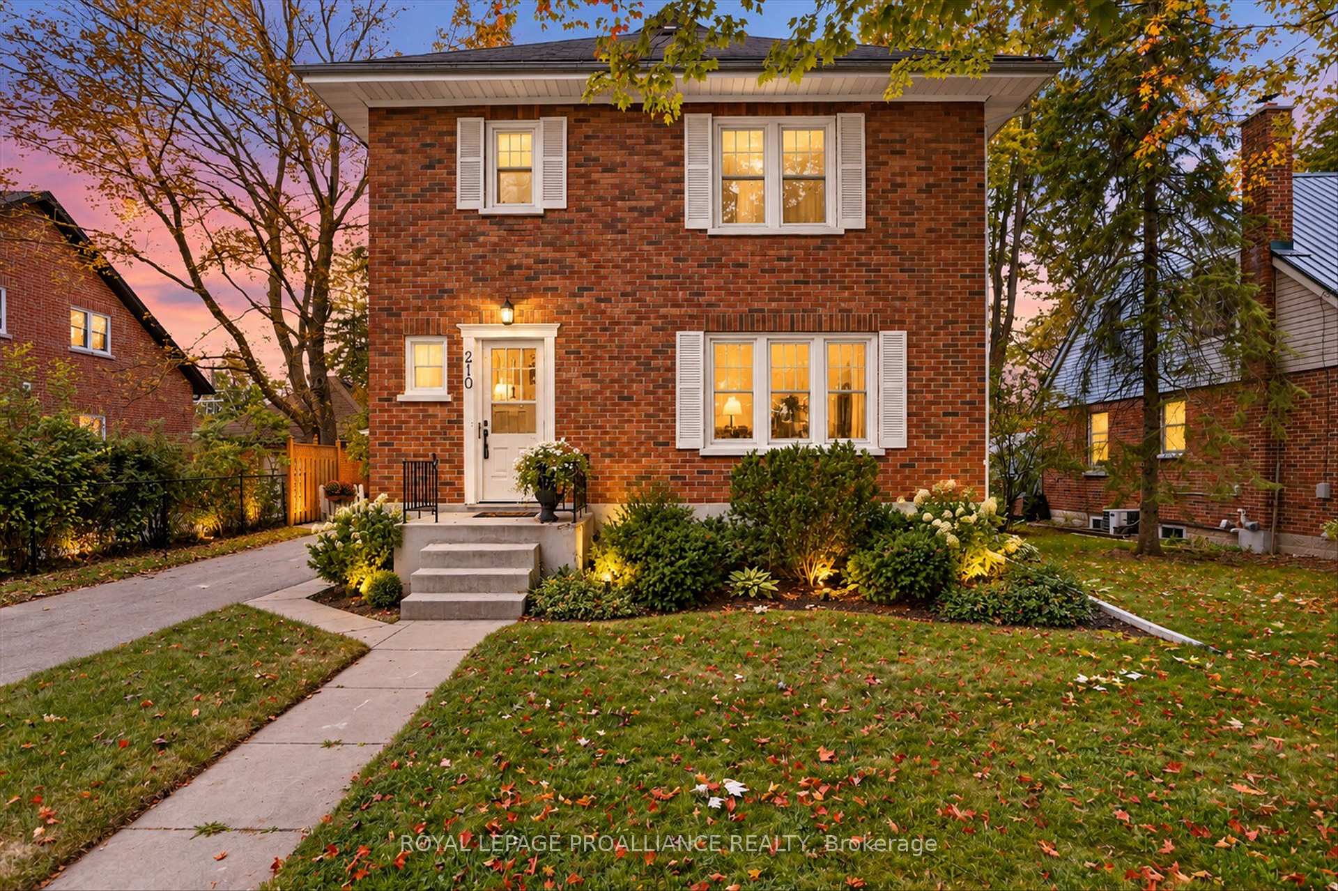 Photo 2 of 210 Aberdeen Avenue, Peterborough, Northcrest Ward 5 — HOMEH