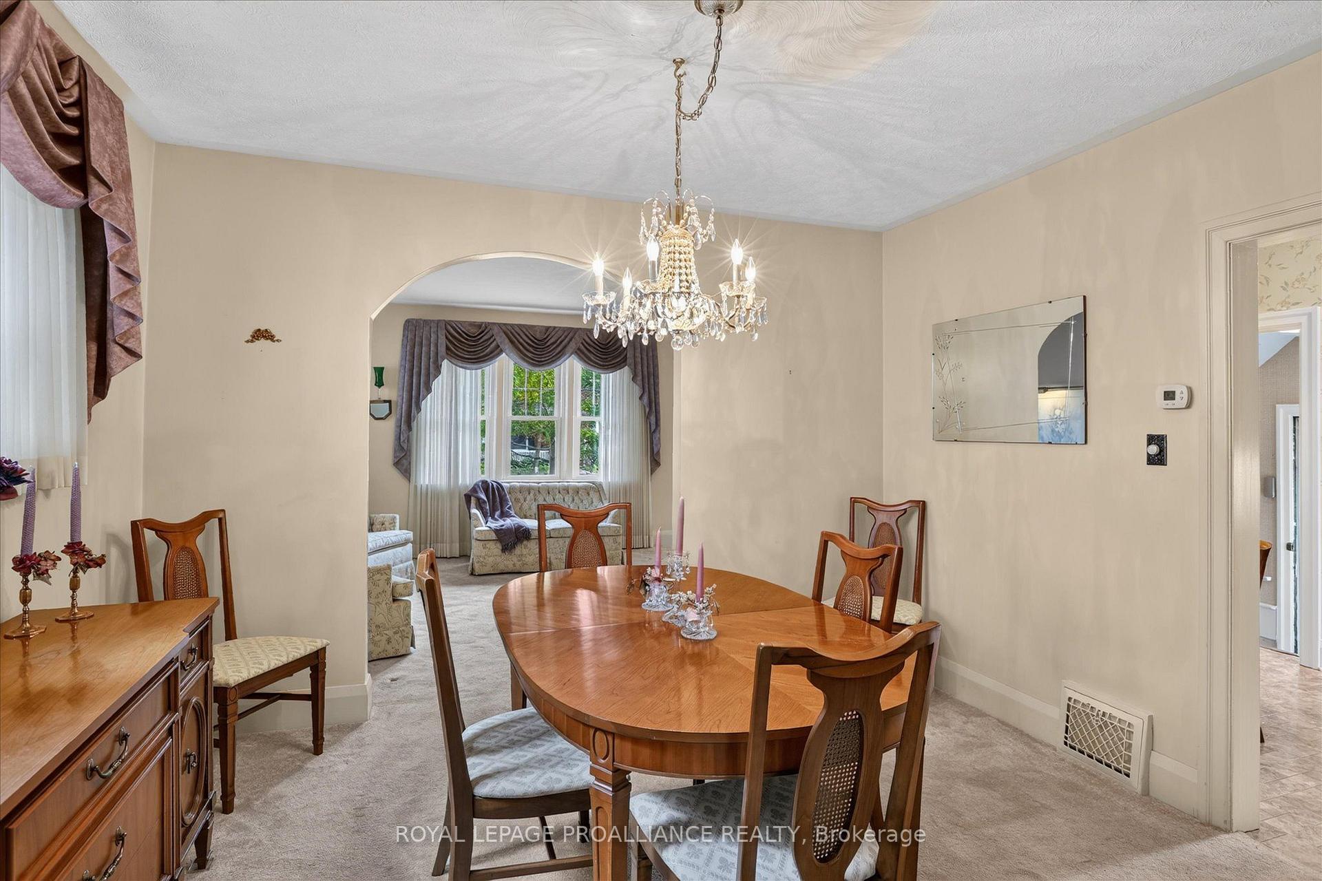 Photo 27 of 210 Aberdeen Avenue, Peterborough, Northcrest Ward 5 — HOMEH