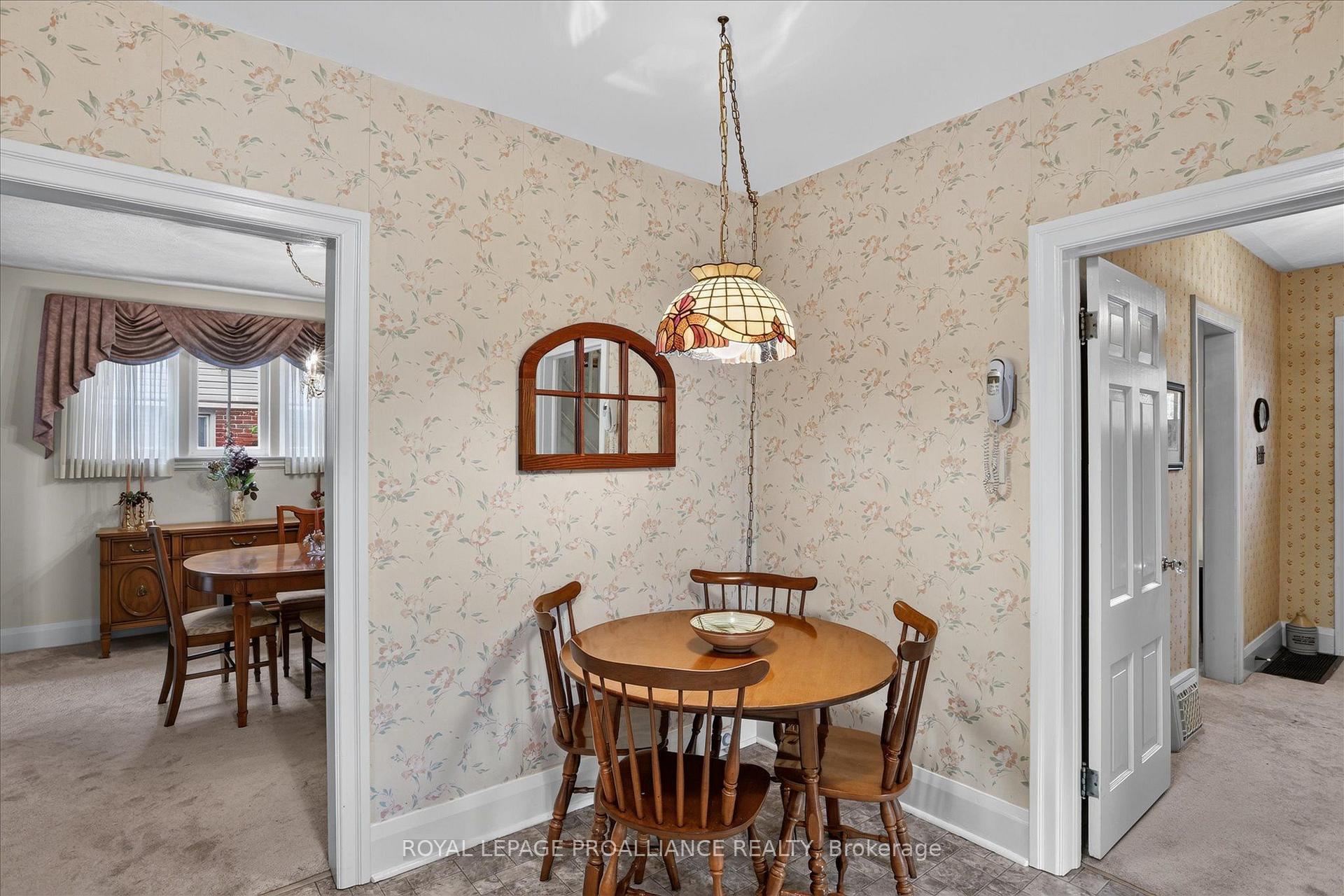 Photo 39 of 210 Aberdeen Avenue, Peterborough, Northcrest Ward 5 — HOMEH