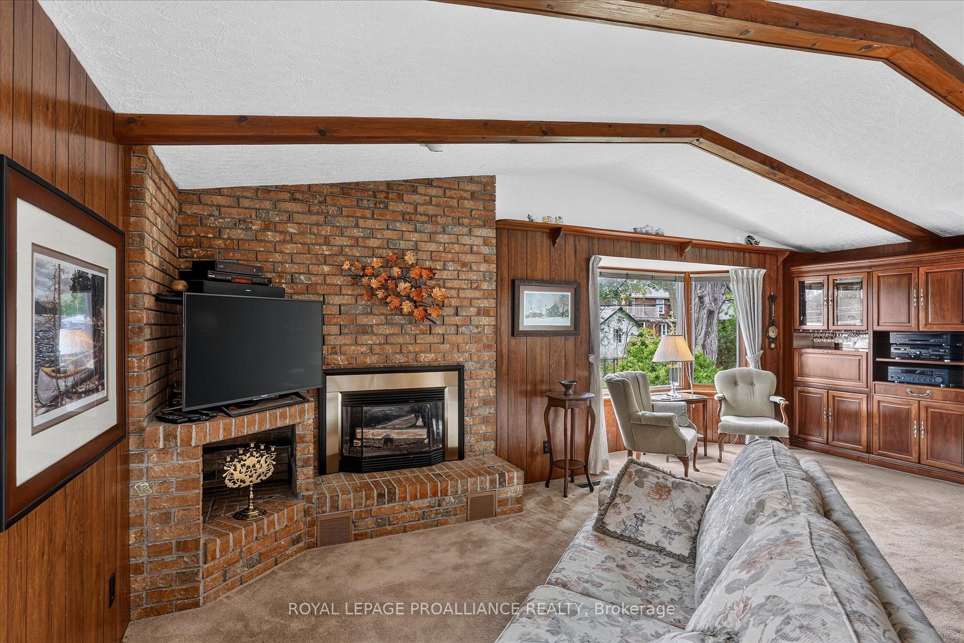 Photo 54 of 210 Aberdeen Avenue, Peterborough, Northcrest Ward 5 — HOMEH