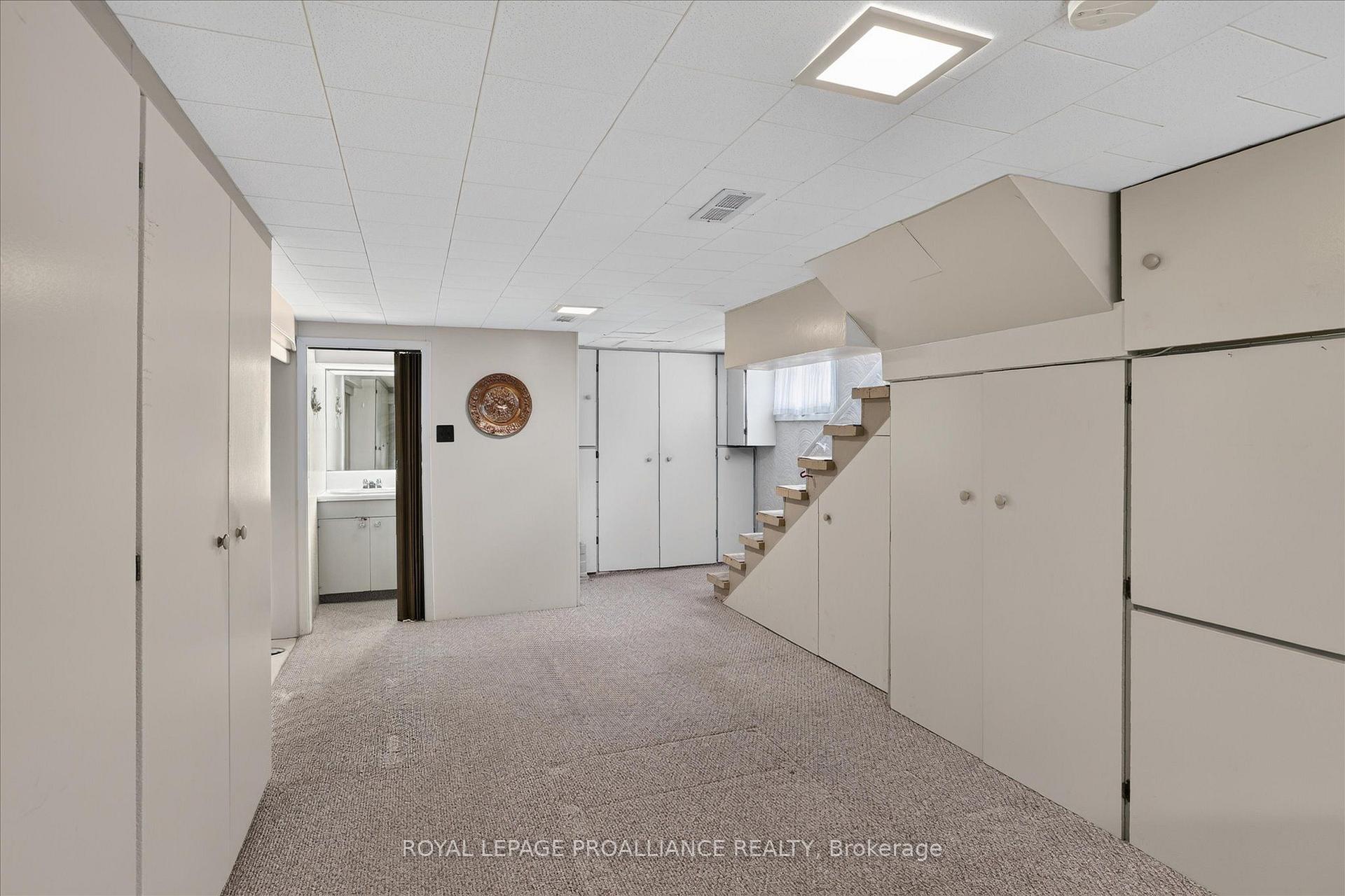 Photo 76 of 210 Aberdeen Avenue, Peterborough, Northcrest Ward 5 — HOMEH