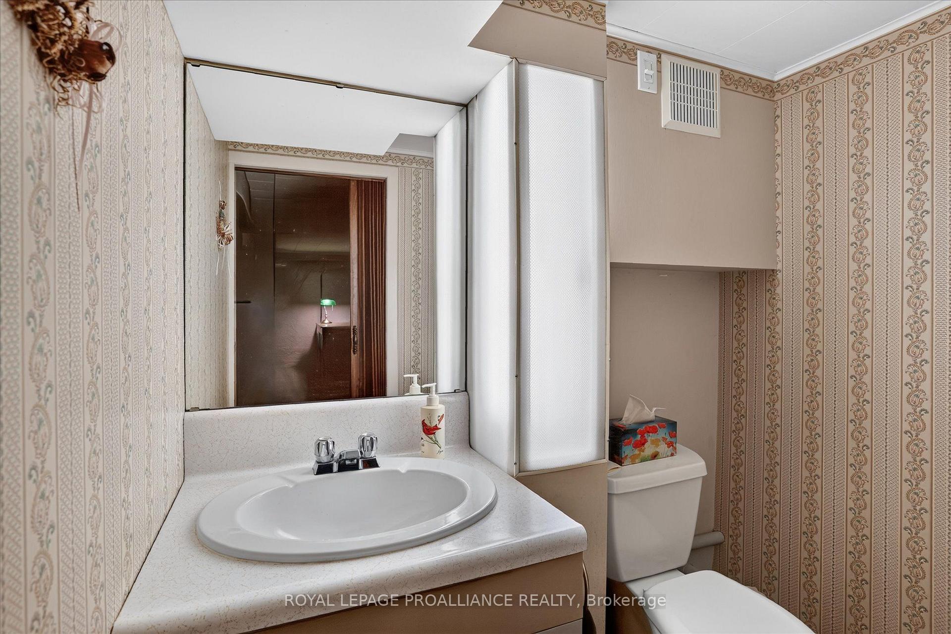 Photo 78 of 210 Aberdeen Avenue, Peterborough, Northcrest Ward 5 — HOMEH