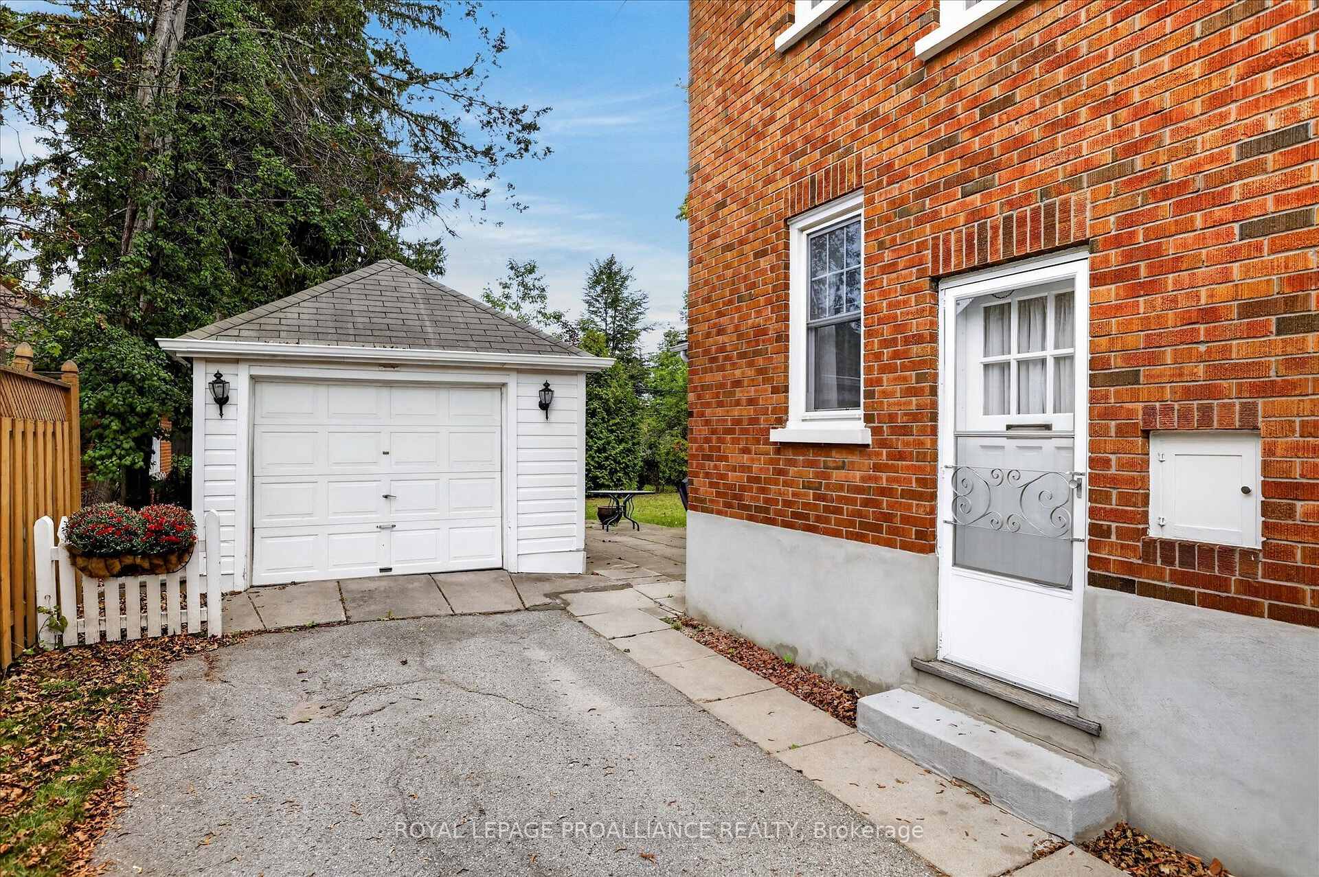 Photo 86 of 210 Aberdeen Avenue, Peterborough, Northcrest Ward 5 — HOMEH