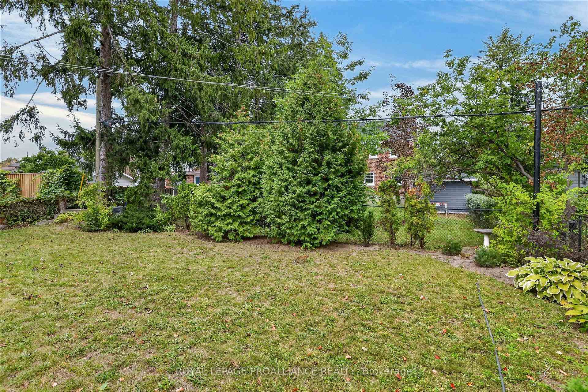 Photo 94 of 210 Aberdeen Avenue, Peterborough, Northcrest Ward 5 — HOMEH