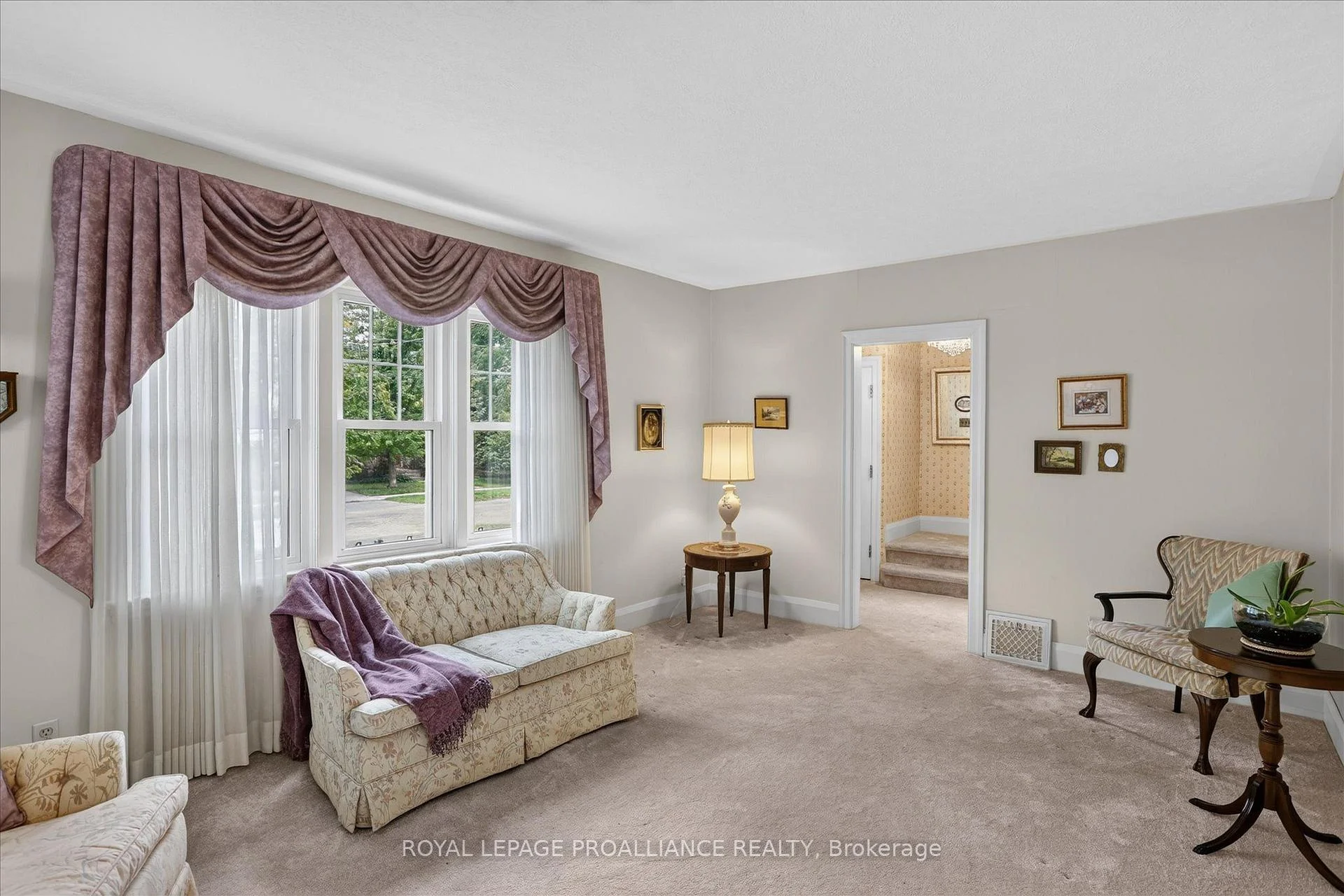 Photo 14 of 210 Aberdeen Avenue, Peterborough, Northcrest Ward 5 — HOMEH