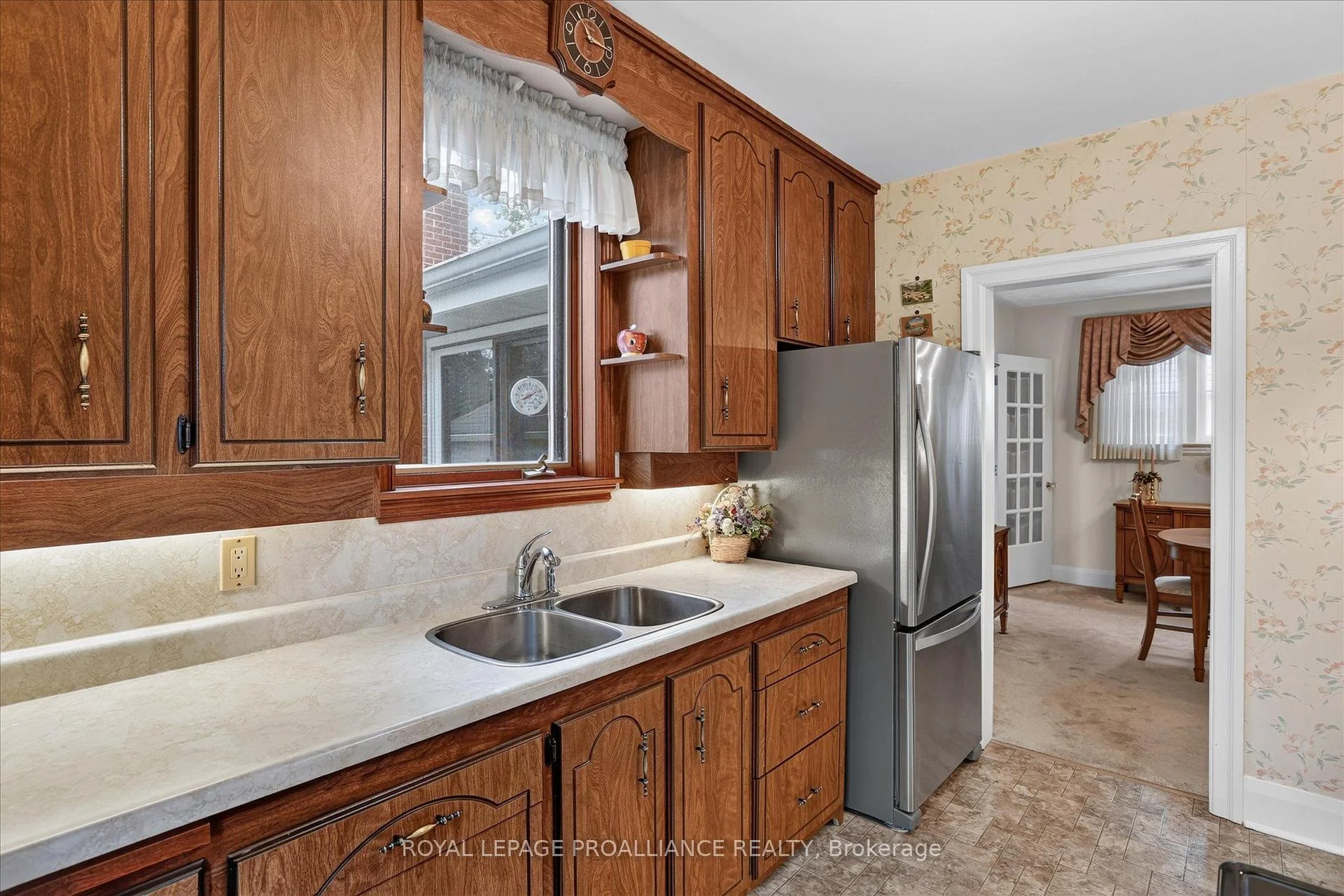 Photo 28 of 210 Aberdeen Avenue, Peterborough, Northcrest Ward 5 — HOMEH