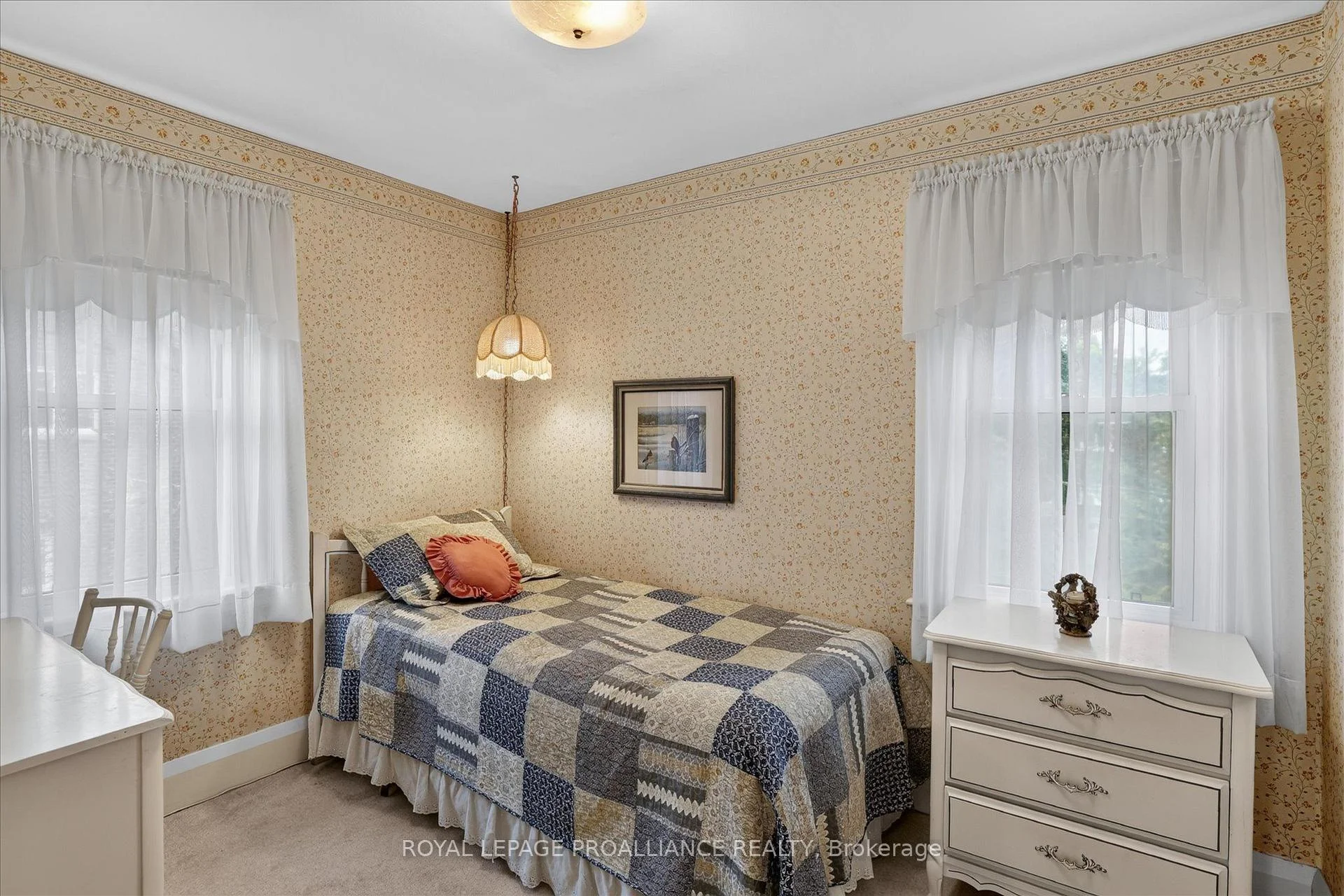 Photo 53 of 210 Aberdeen Avenue, Peterborough, Northcrest Ward 5 — HOMEH