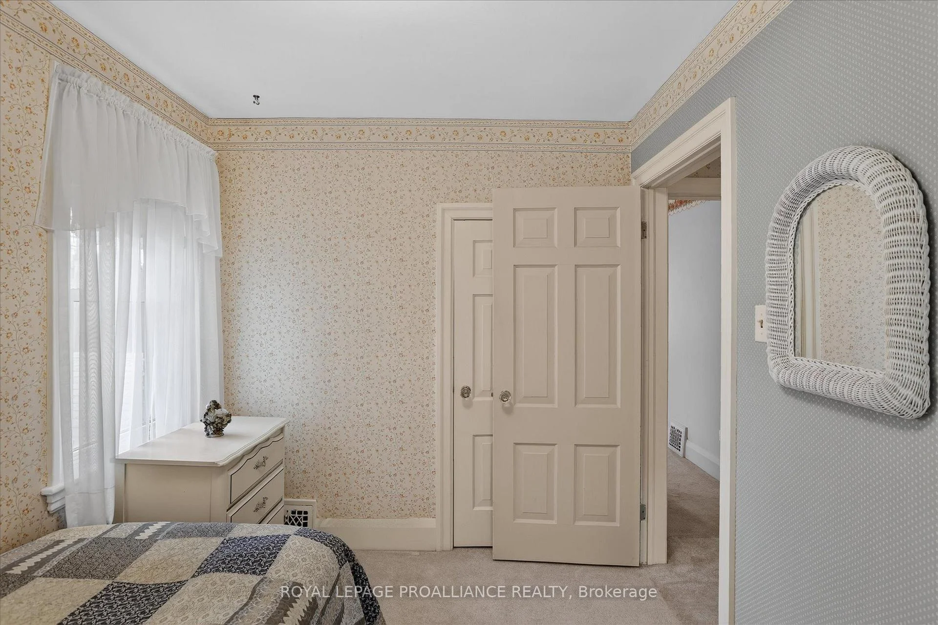 Photo 55 of 210 Aberdeen Avenue, Peterborough, Northcrest Ward 5 — HOMEH