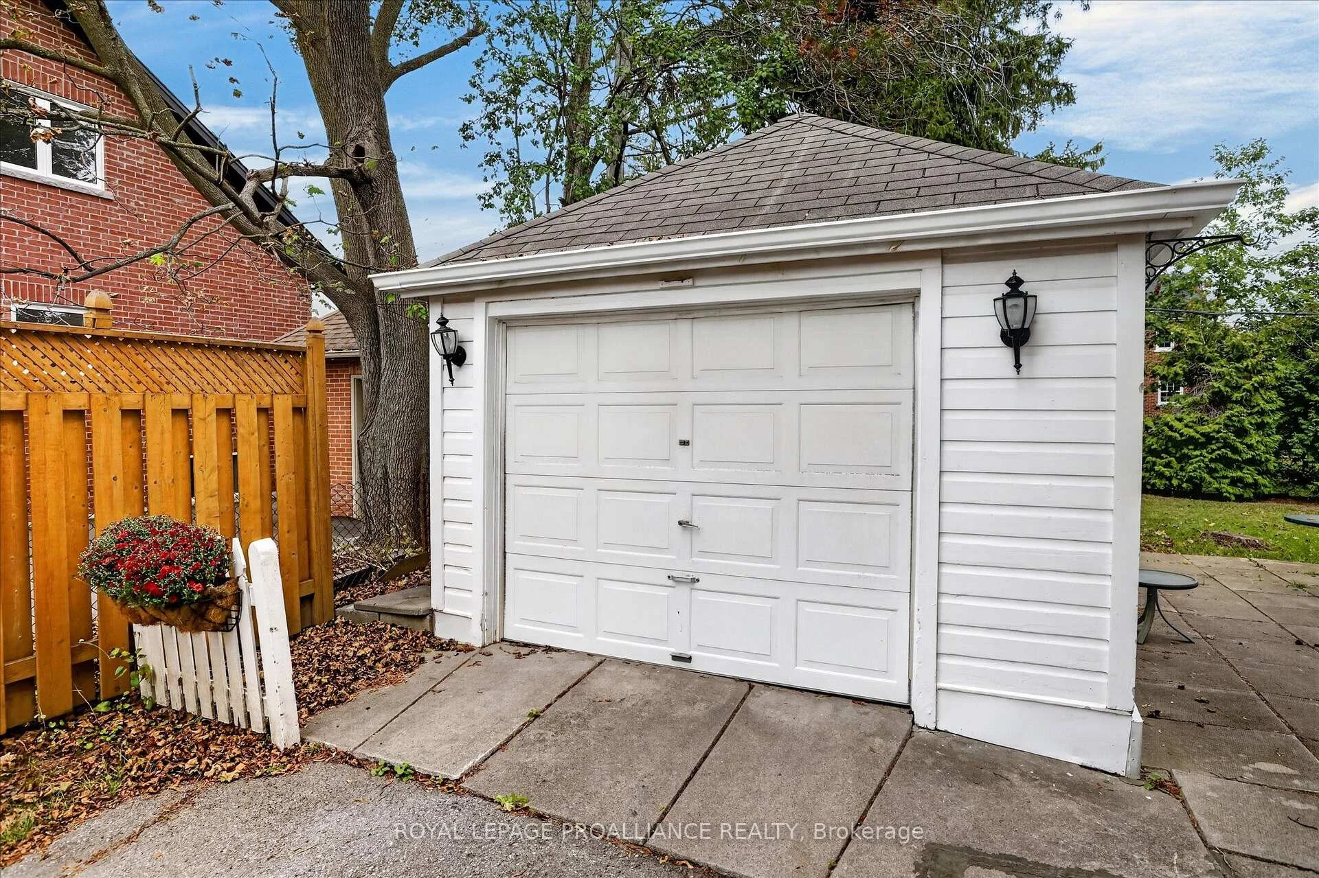 Photo 93 of 210 Aberdeen Avenue, Peterborough, Northcrest Ward 5 — HOMEH