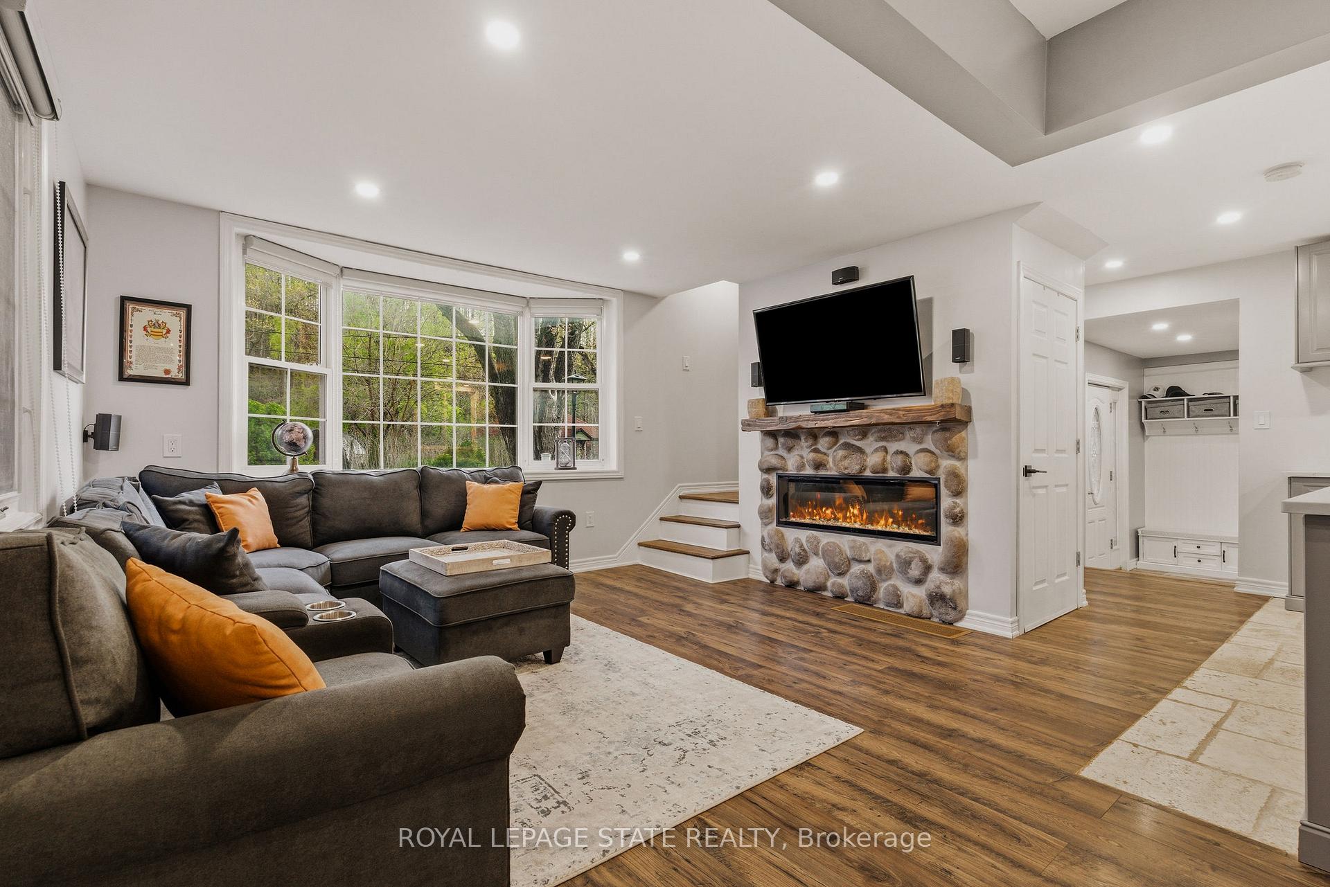 Photo 23 of 1262 Hidden Valley Road, Burlington, Grindstone — HOMEH