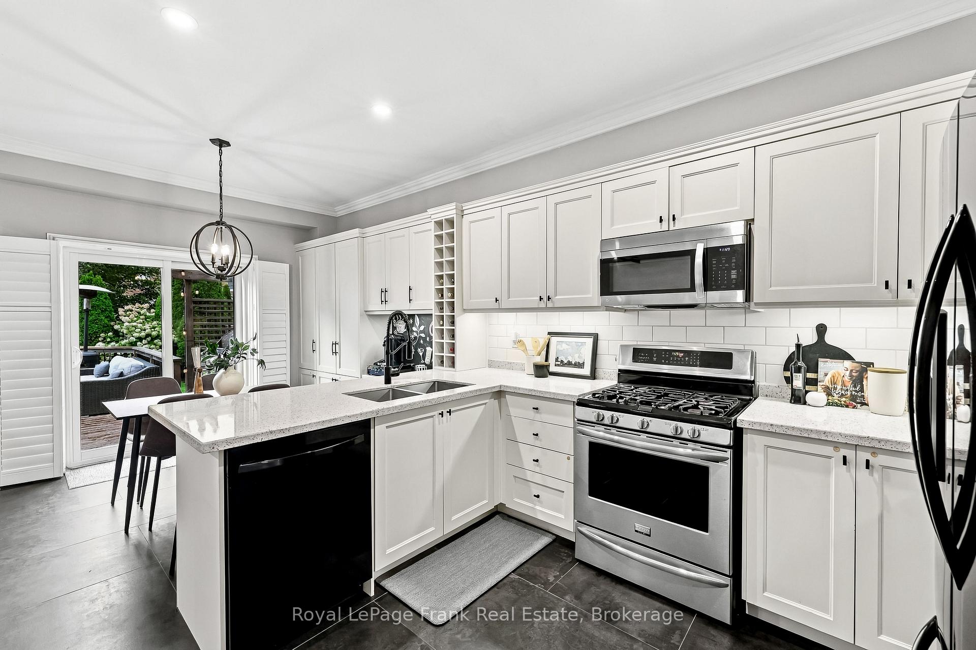 Photo 8 of 6 Foxbury Road, Uxbridge — HOMEH