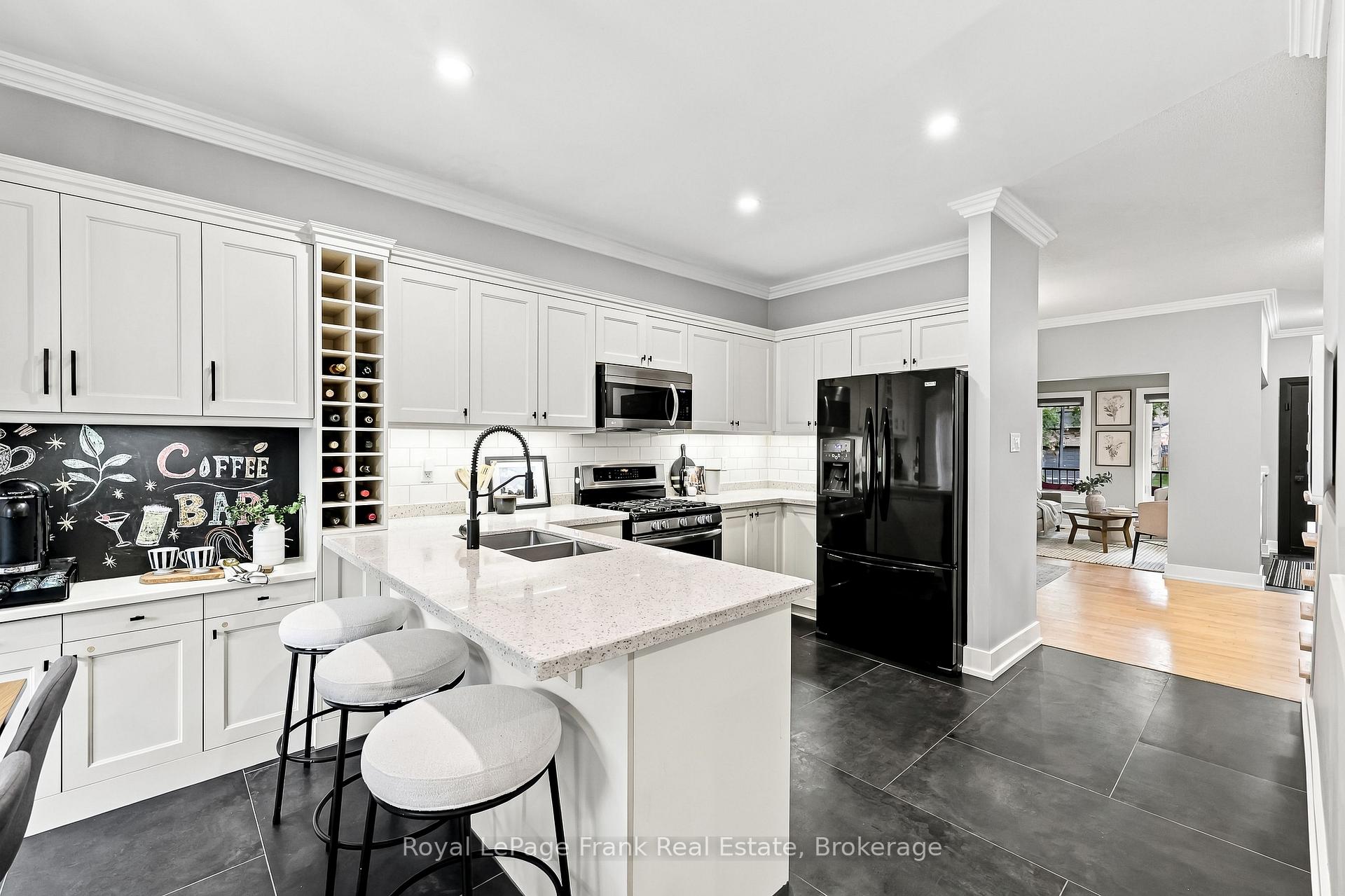 Photo 10 of 6 Foxbury Road, Uxbridge — HOMEH