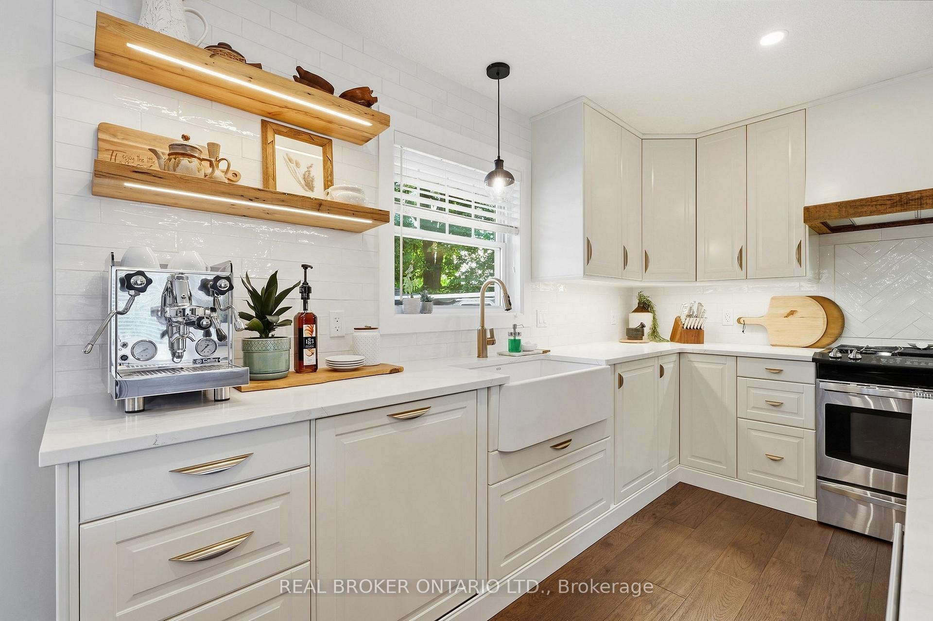 Photo 9 of 15 Linton Place, Kitchener, Stanley Park — HOMEH