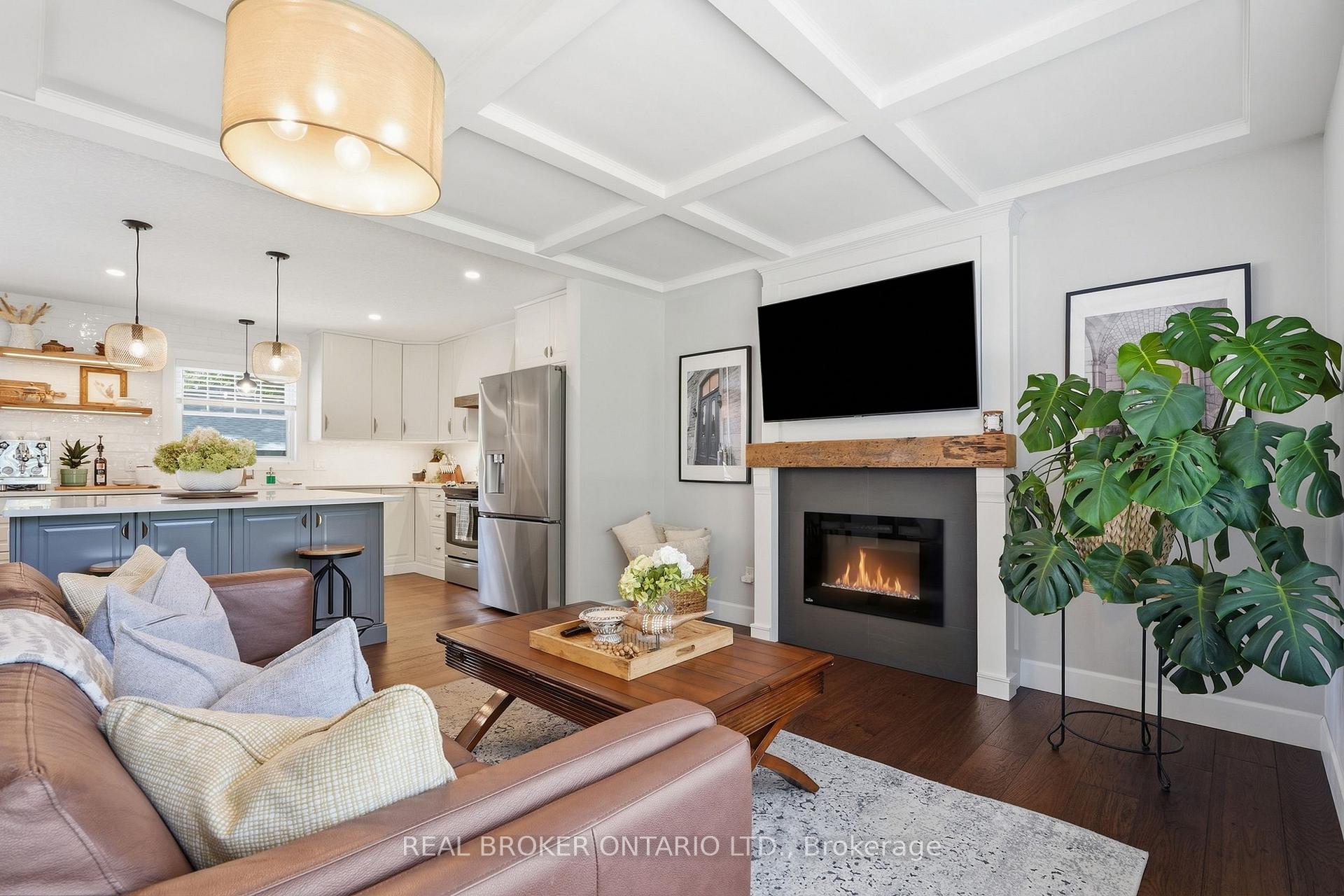 Photo 11 of 15 Linton Place, Kitchener, Stanley Park — HOMEH