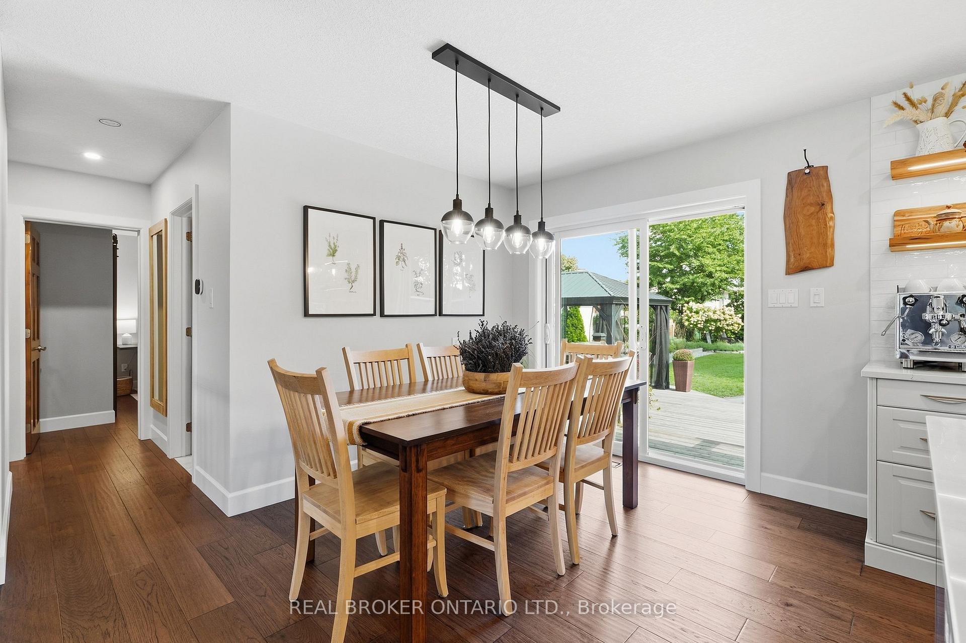 Photo 17 of 15 Linton Place, Kitchener, Stanley Park — HOMEH