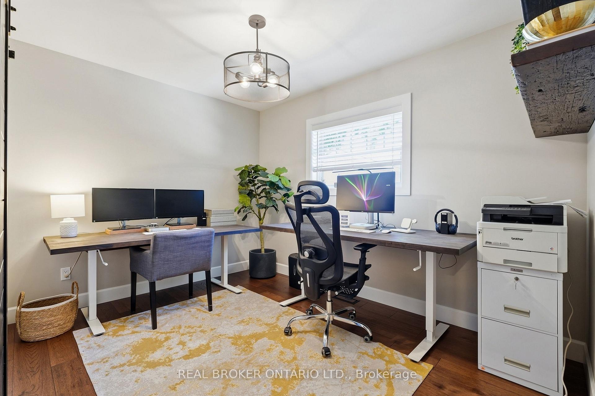 Photo 23 of 15 Linton Place, Kitchener, Stanley Park — HOMEH