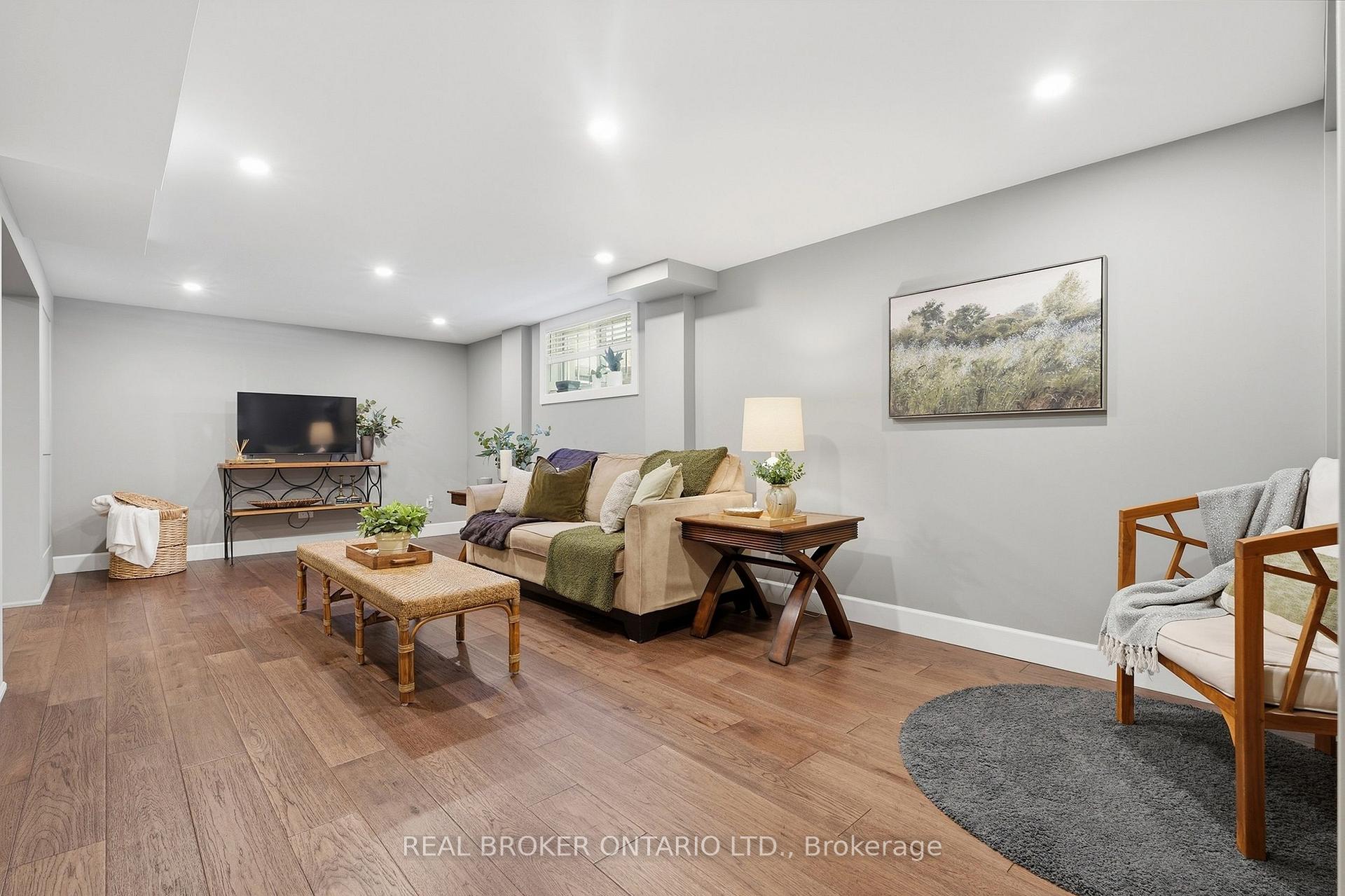 Photo 30 of 15 Linton Place, Kitchener, Stanley Park — HOMEH
