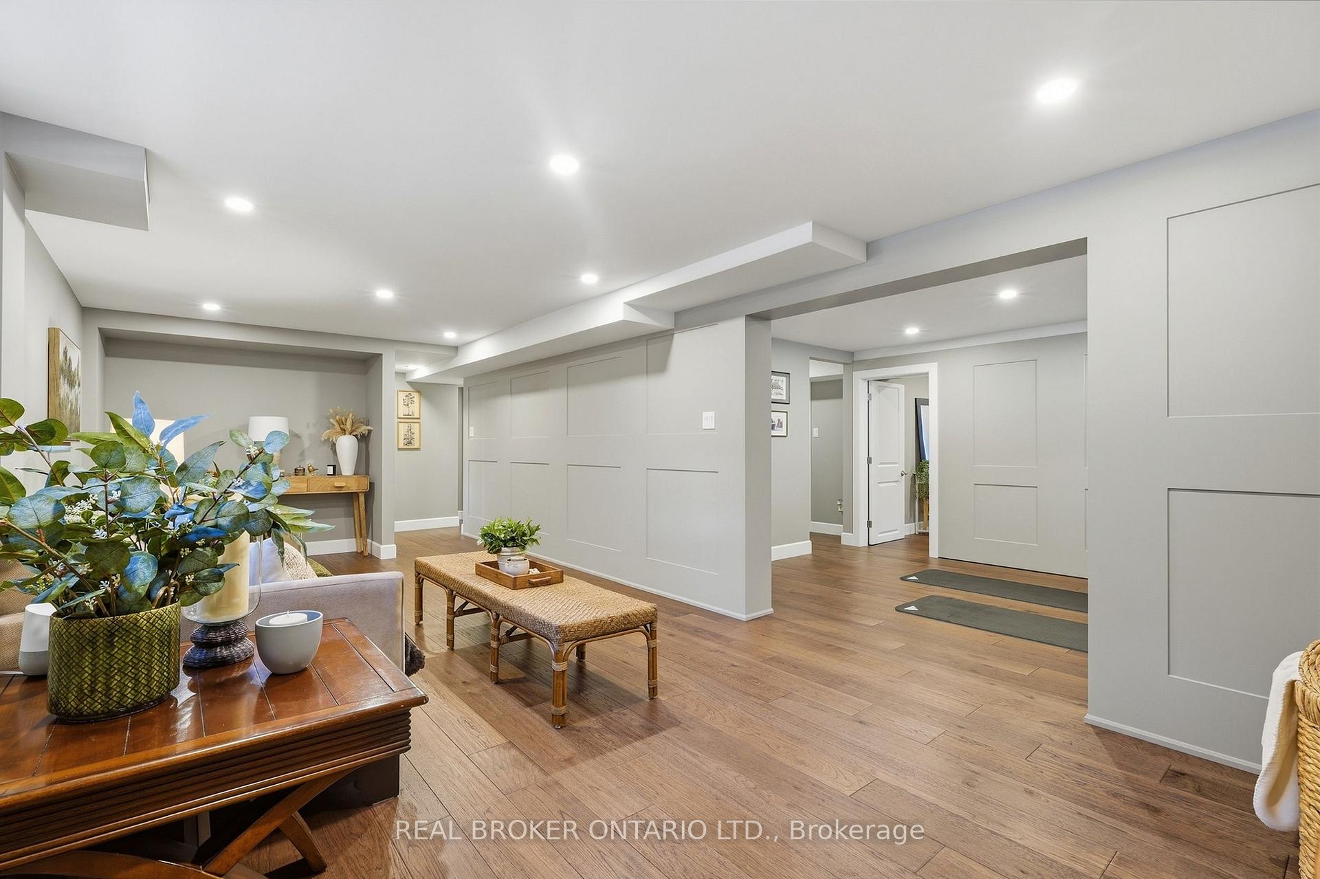 Photo 32 of 15 Linton Place, Kitchener, Stanley Park — HOMEH