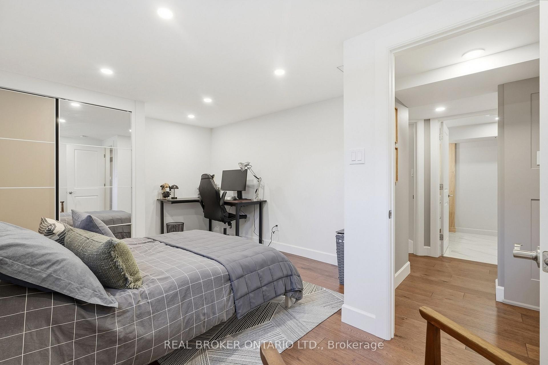 Photo 37 of 15 Linton Place, Kitchener, Stanley Park — HOMEH