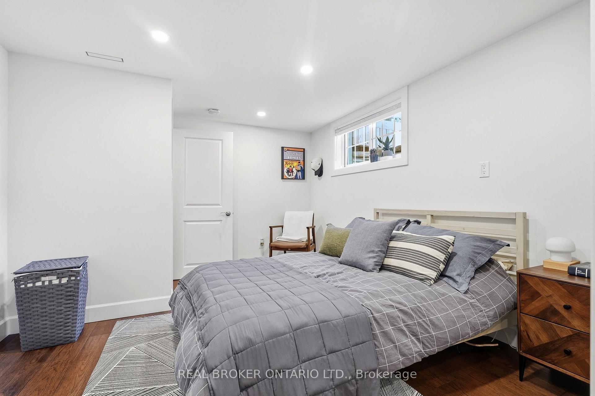 Photo 39 of 15 Linton Place, Kitchener, Stanley Park — HOMEH