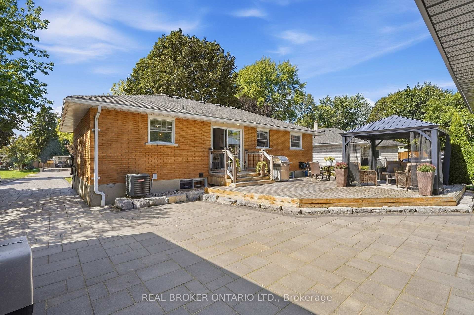 Photo 48 of 15 Linton Place, Kitchener, Stanley Park — HOMEH