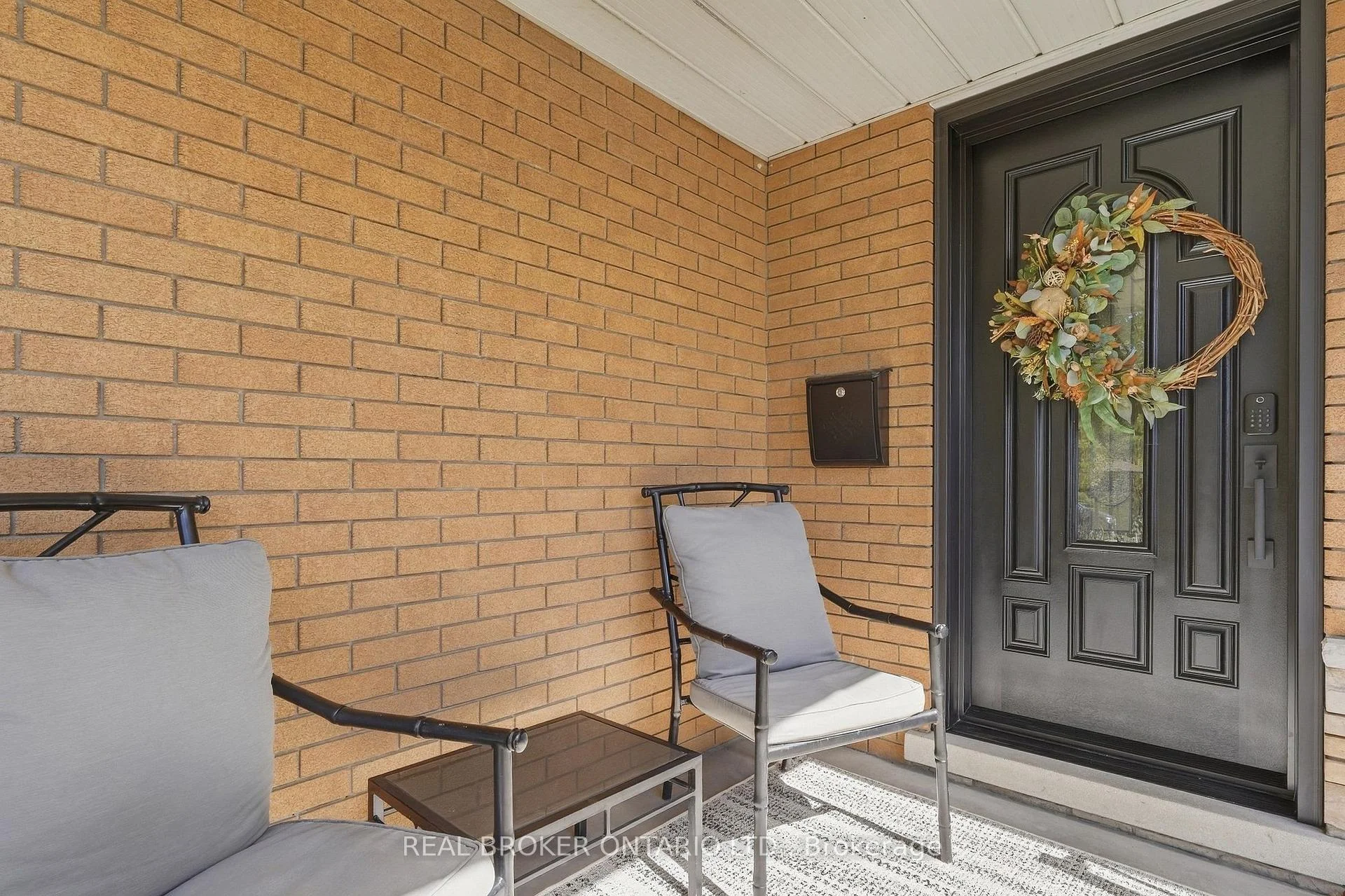 Photo 6 of 15 Linton Place, Kitchener, Stanley Park — HOMEH