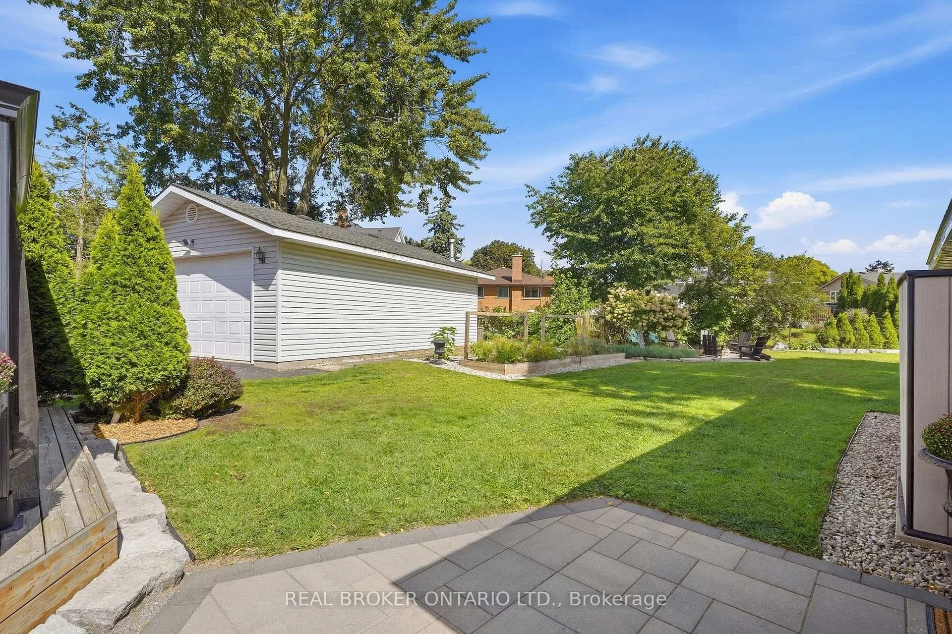 Photo 35 of 15 Linton Place, Kitchener, Stanley Park — HOMEH