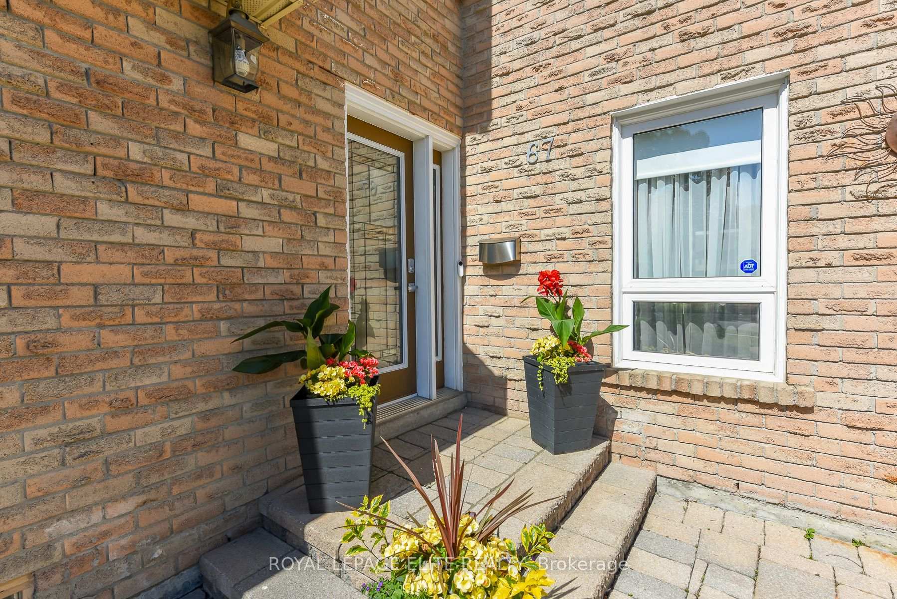 Photo 4 of 67 Elmbrook Crescent E, Etobicoke, Eringate-Centennial-West Deane — HOMEH