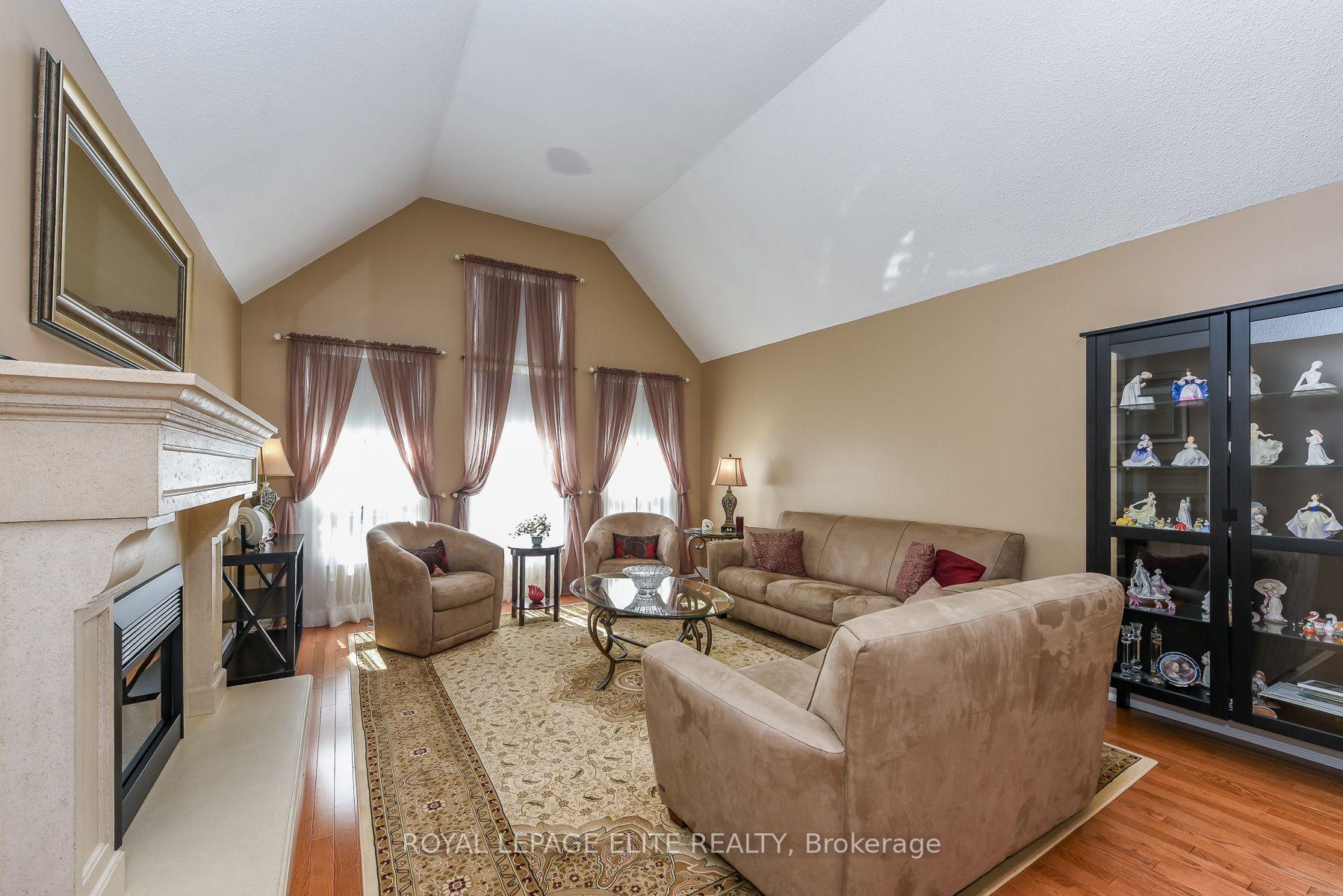 Photo 6 of 67 Elmbrook Crescent E, Etobicoke, Eringate-Centennial-West Deane — HOMEH
