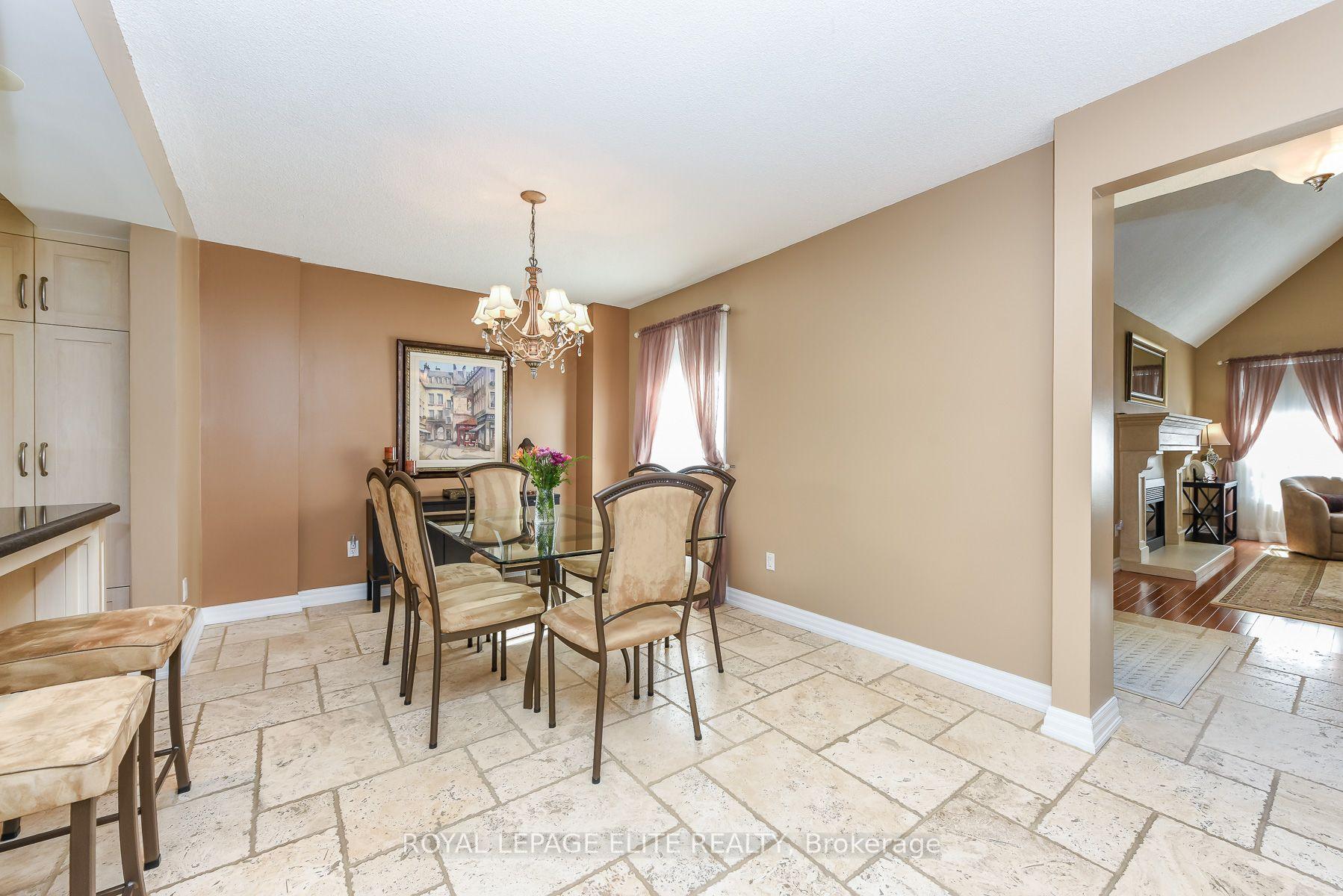 Photo 11 of 67 Elmbrook Crescent E, Etobicoke, Eringate-Centennial-West Deane — HOMEH
