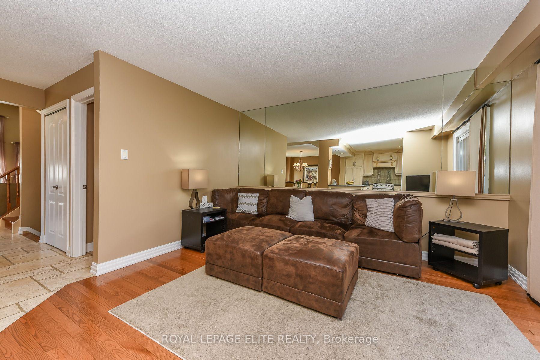 Photo 14 of 67 Elmbrook Crescent E, Etobicoke, Eringate-Centennial-West Deane — HOMEH