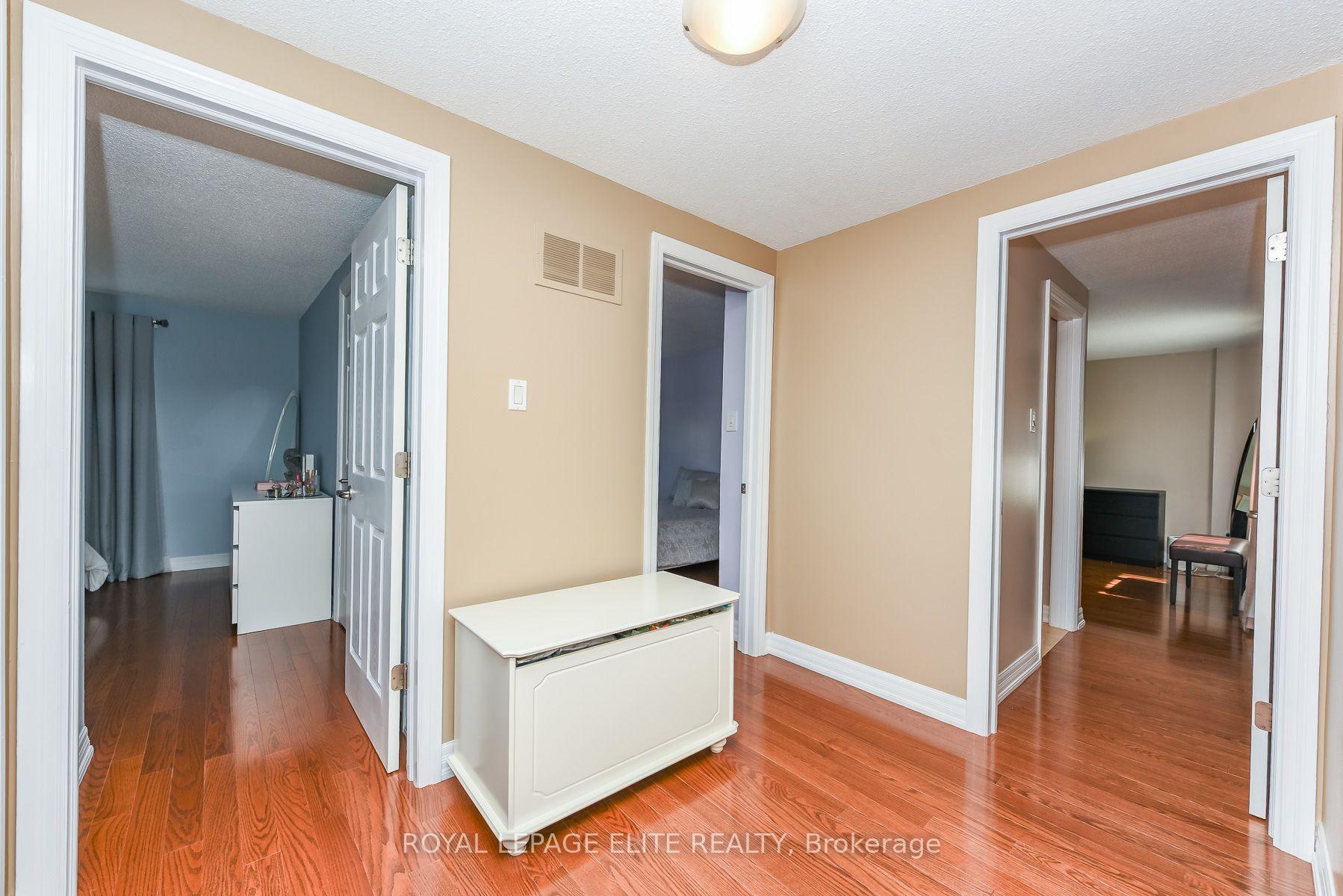 Photo 28 of 67 Elmbrook Crescent E, Etobicoke, Eringate-Centennial-West Deane — HOMEH