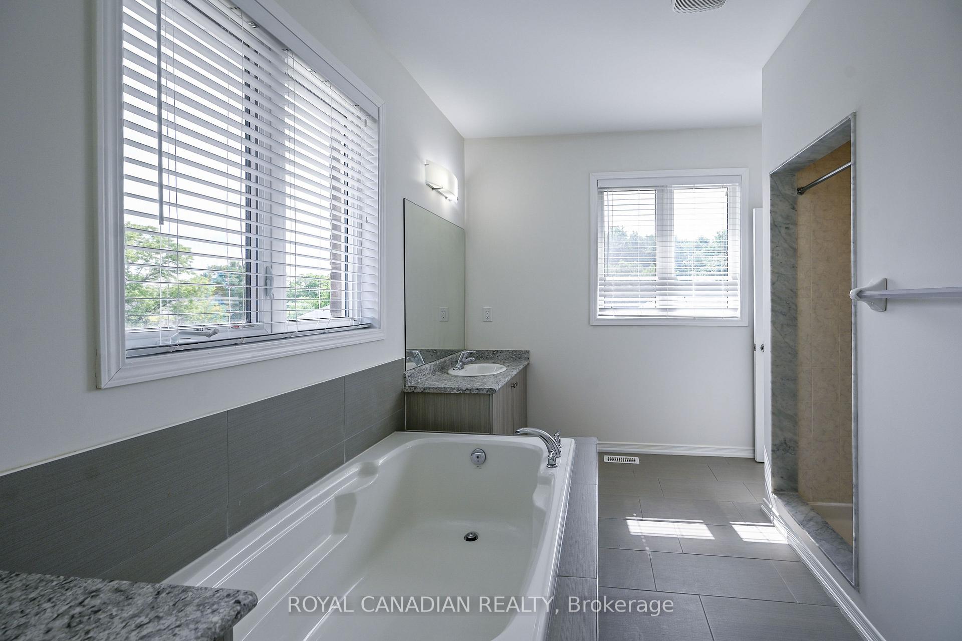 Photo 28 of 59 Longboat Run W, Brantford, Empire South — HOMEH