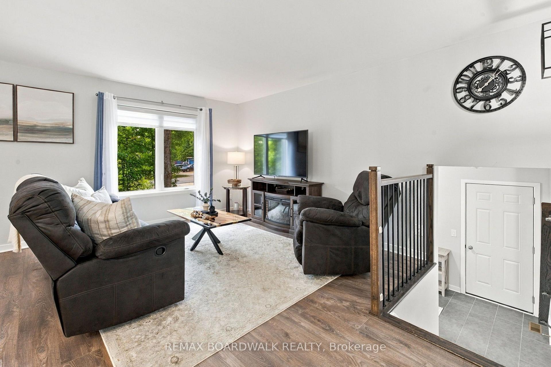 Photo 5 of 176 Maple Street, Lanark Highlands, Lanark Highlands (Dalhousie) Twp — HOMEH