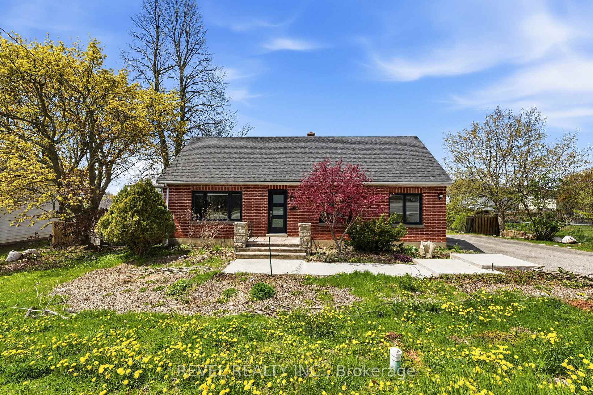 Photo of Unit Main, 990 Harmony Road N