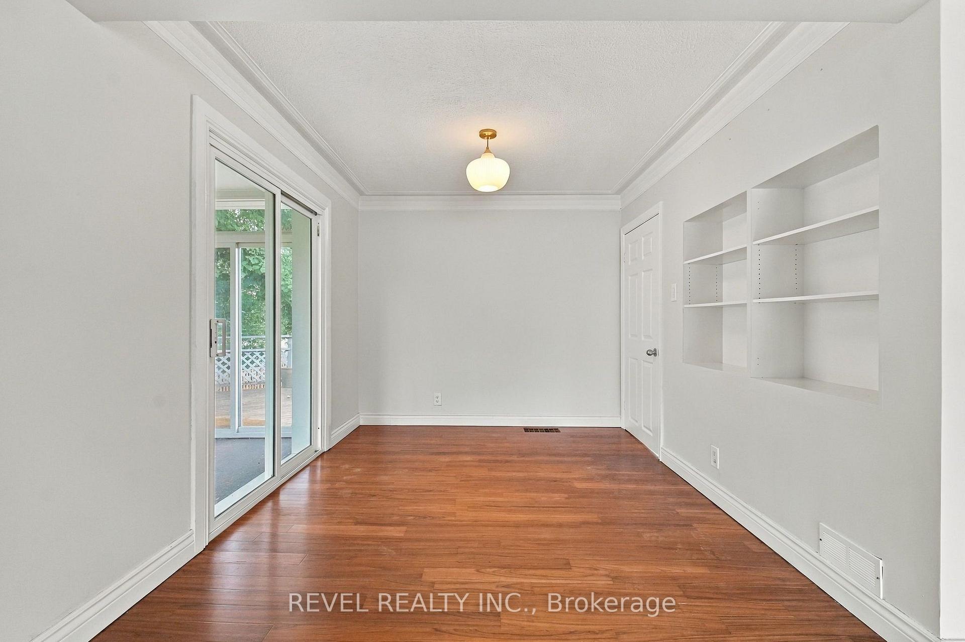 Photo 6 of Unit Main, 990 Harmony Road N, Oshawa, Pinecrest — HOMEH