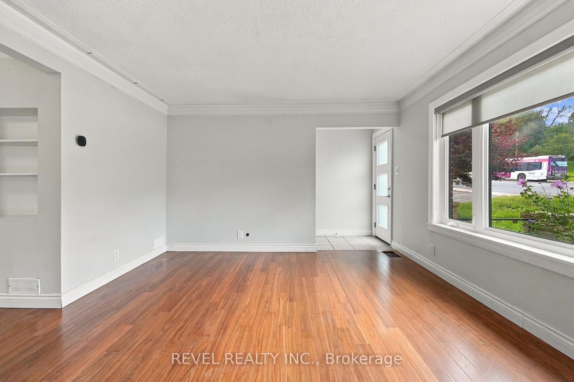 Photo 8 of Unit Main, 990 Harmony Road N, Oshawa, Pinecrest — HOMEH