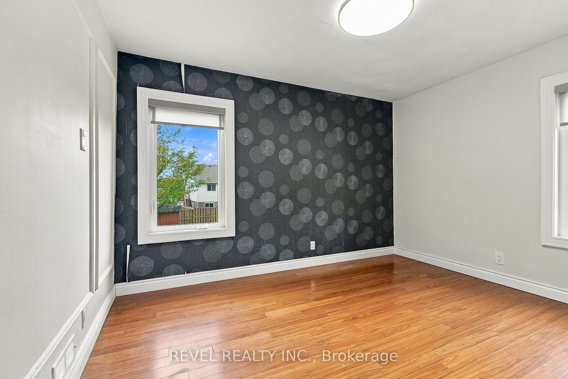 Photo 17 of Unit Main, 990 Harmony Road N, Oshawa, Pinecrest — HOMEH