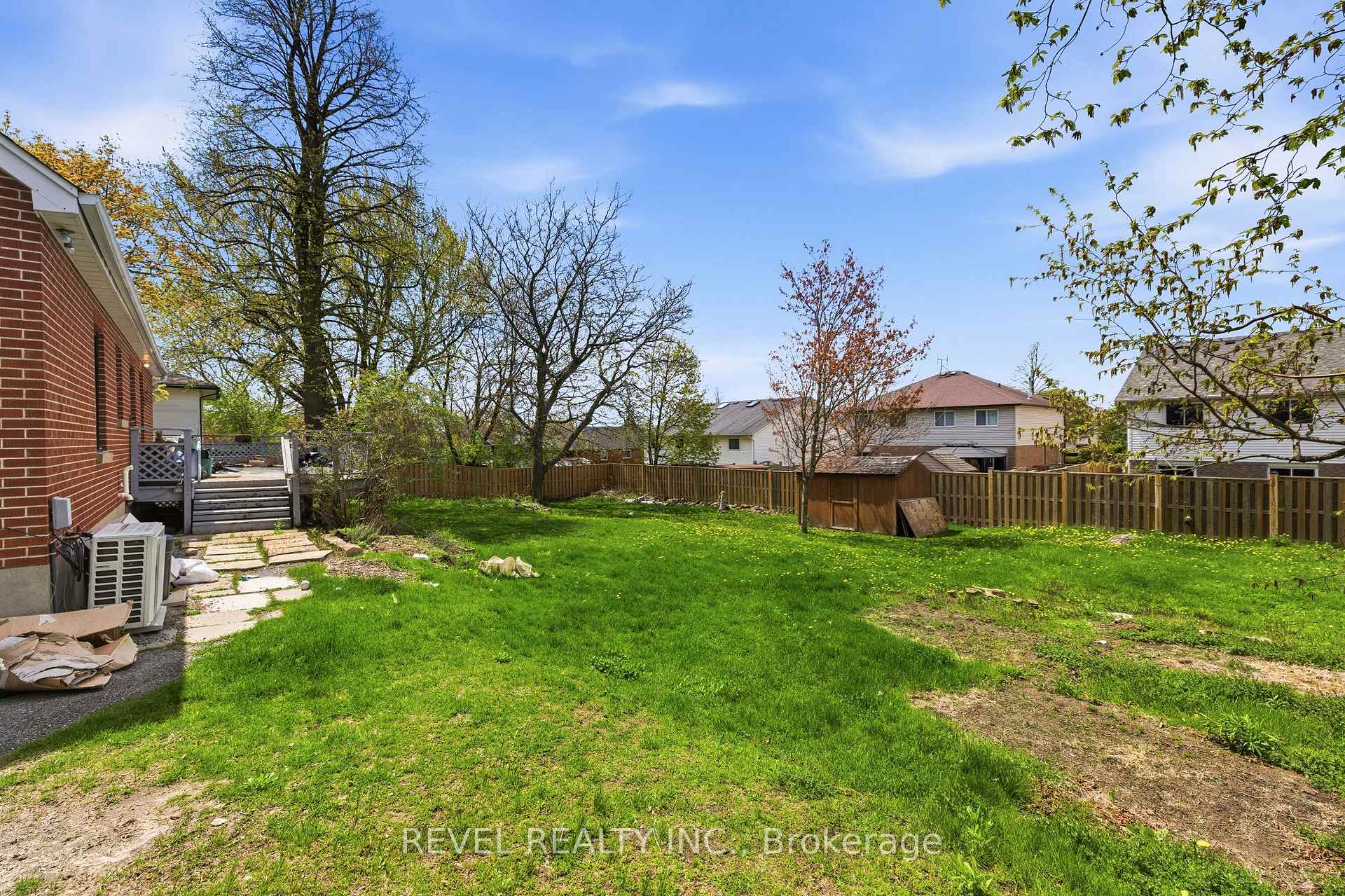 Photo 20 of Unit Main, 990 Harmony Road N, Oshawa, Pinecrest — HOMEH