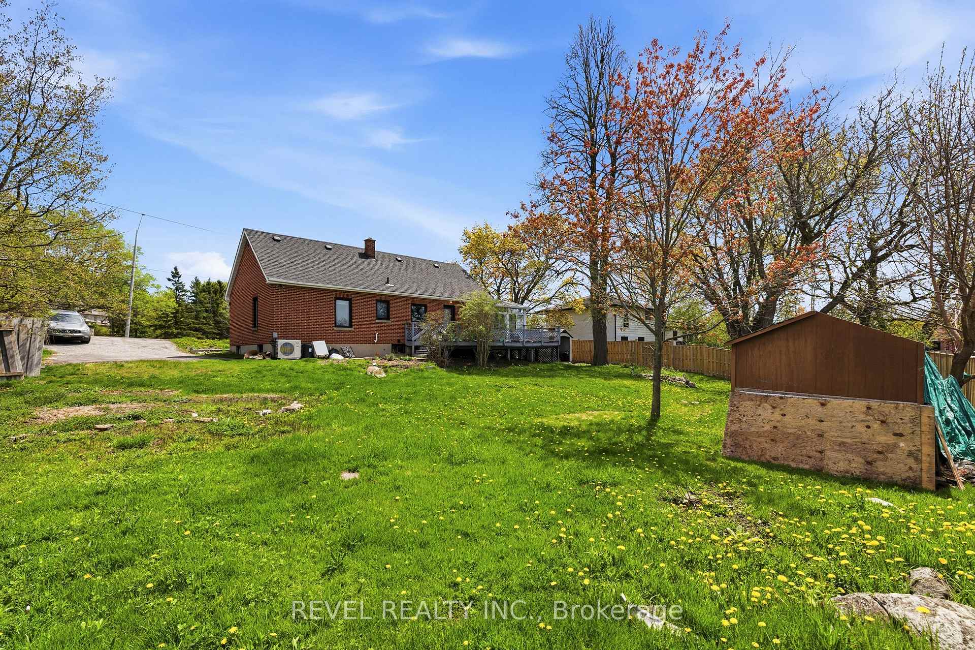 Photo 23 of Unit Main, 990 Harmony Road N, Oshawa, Pinecrest — HOMEH